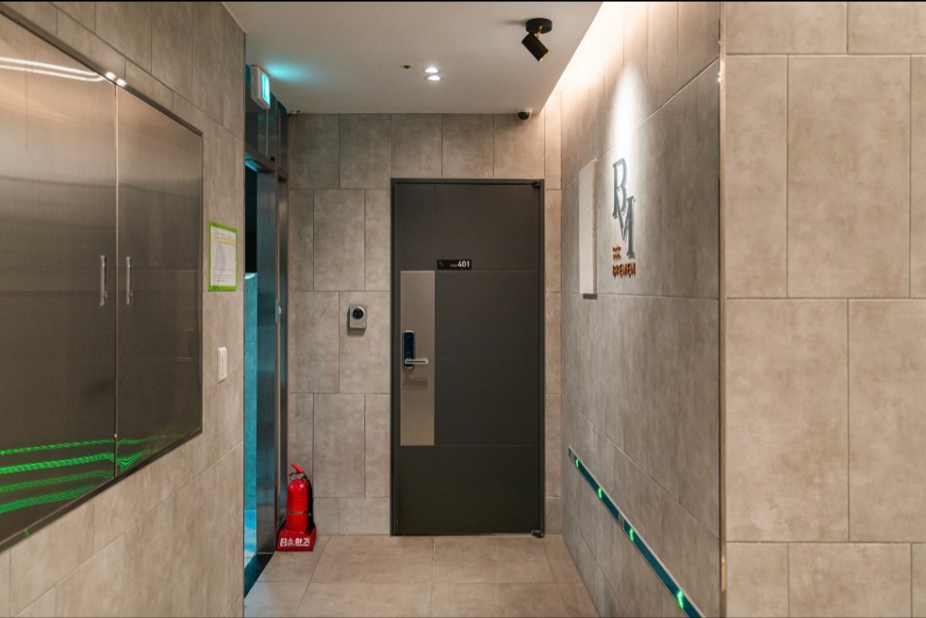 4번째 스튜디오 사진