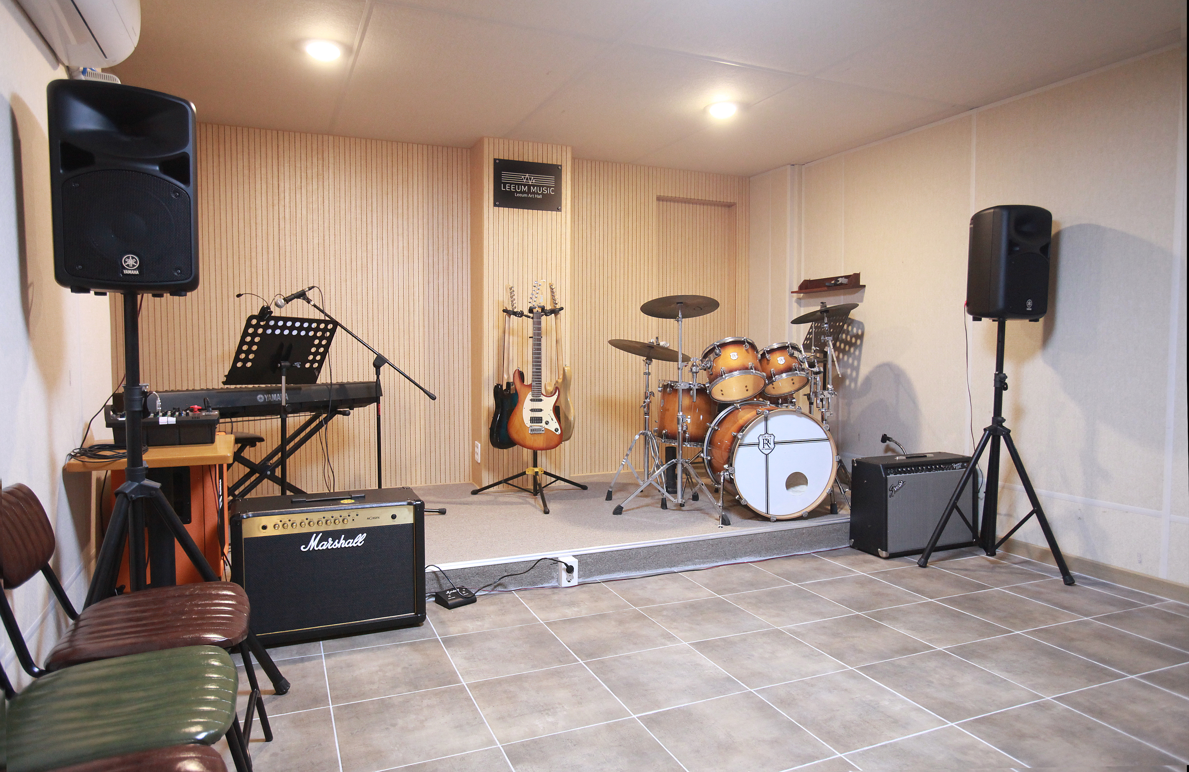 4번째 스튜디오 사진