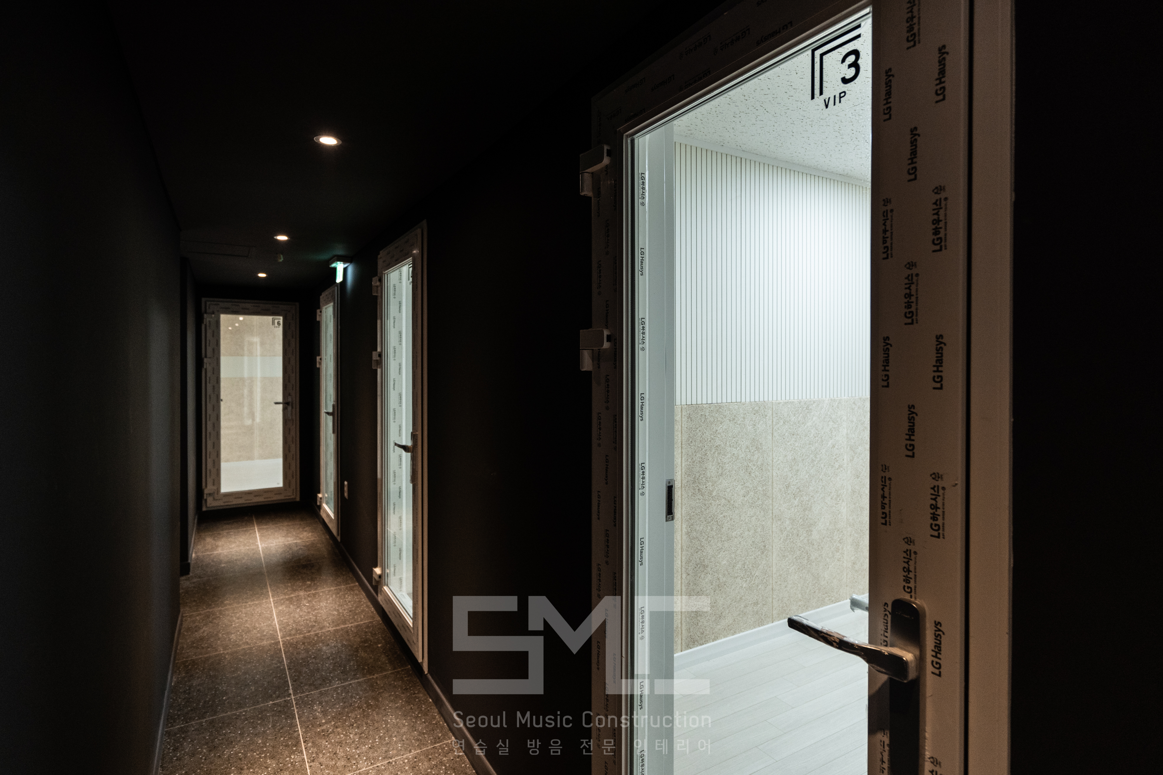 1번째 스튜디오 사진