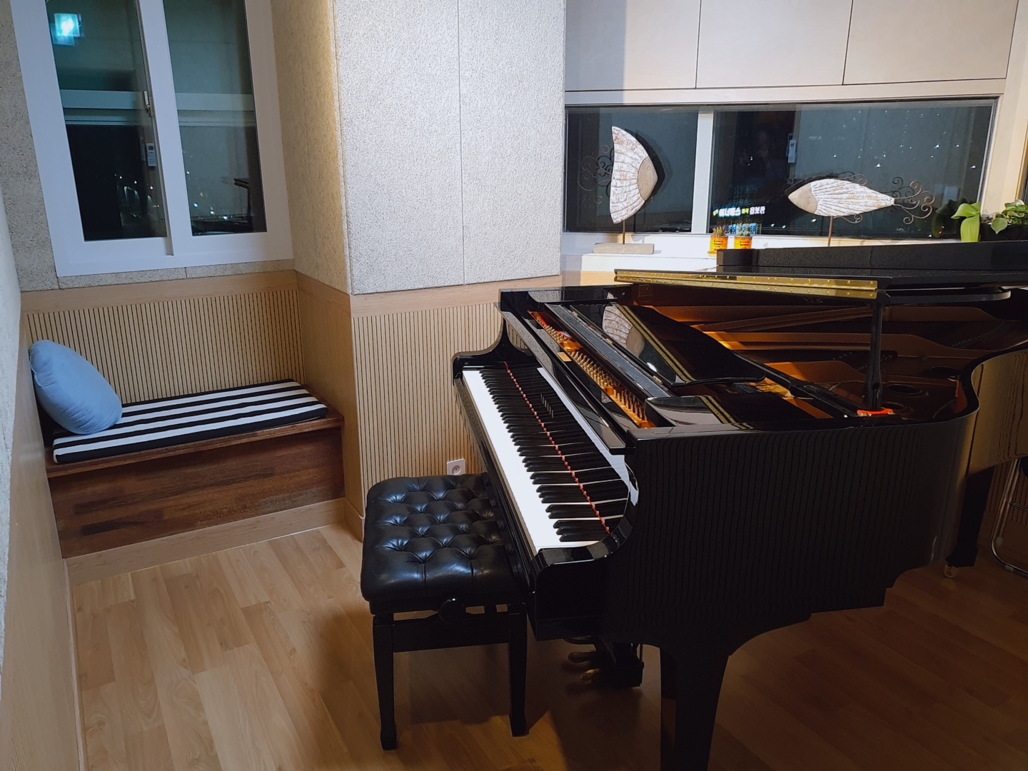 1번째 스튜디오 사진