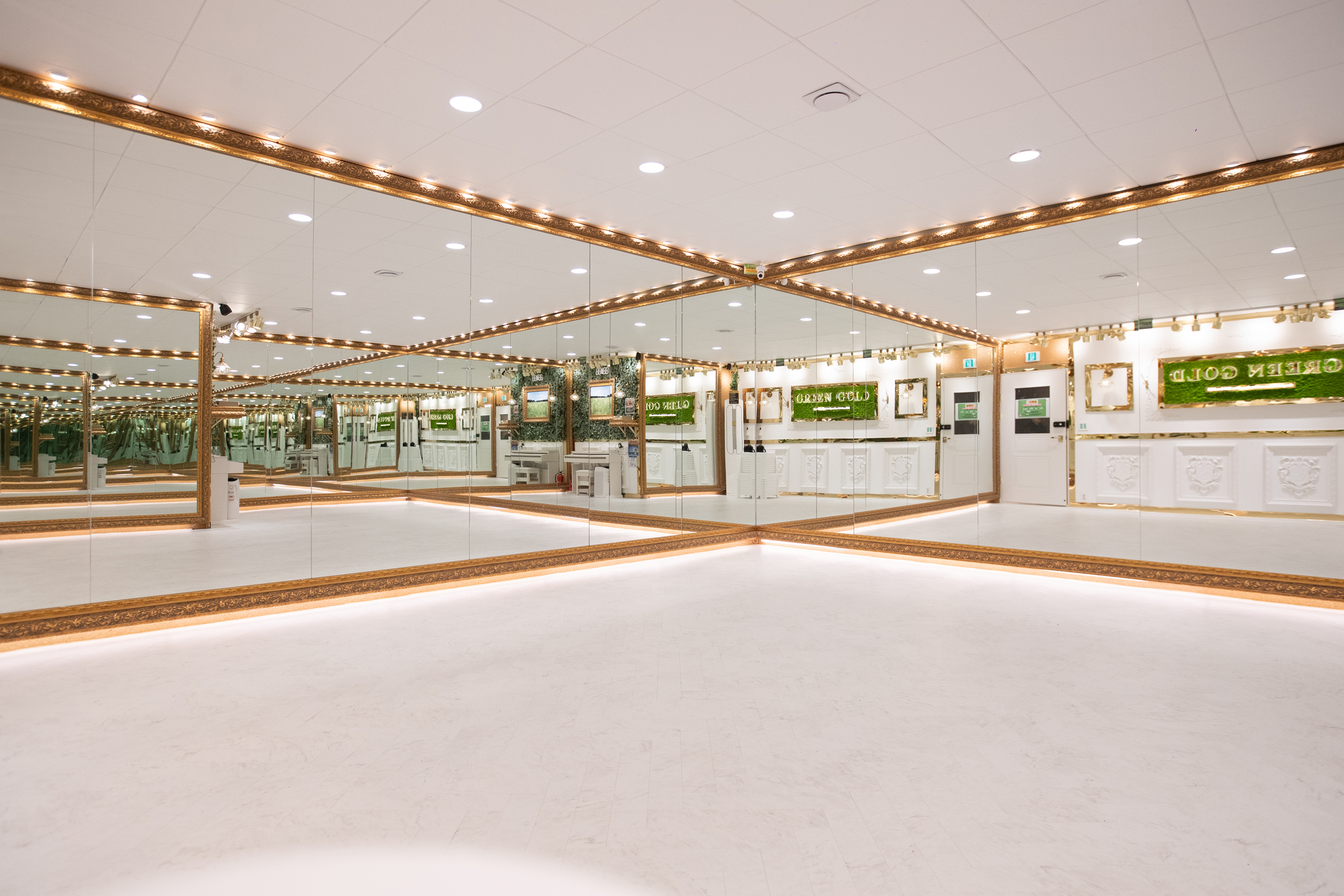 1번째 스튜디오 사진