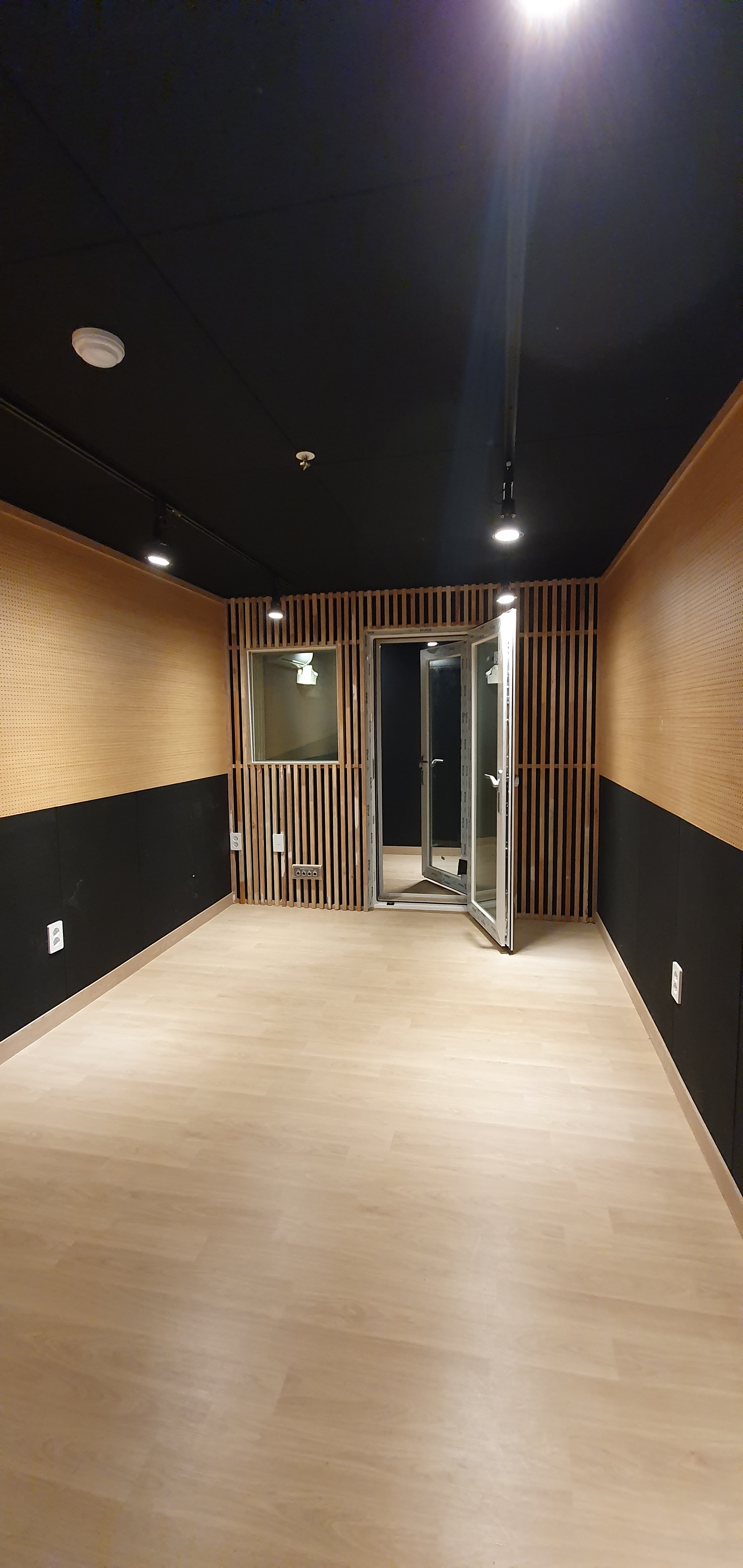 4번째 스튜디오 사진