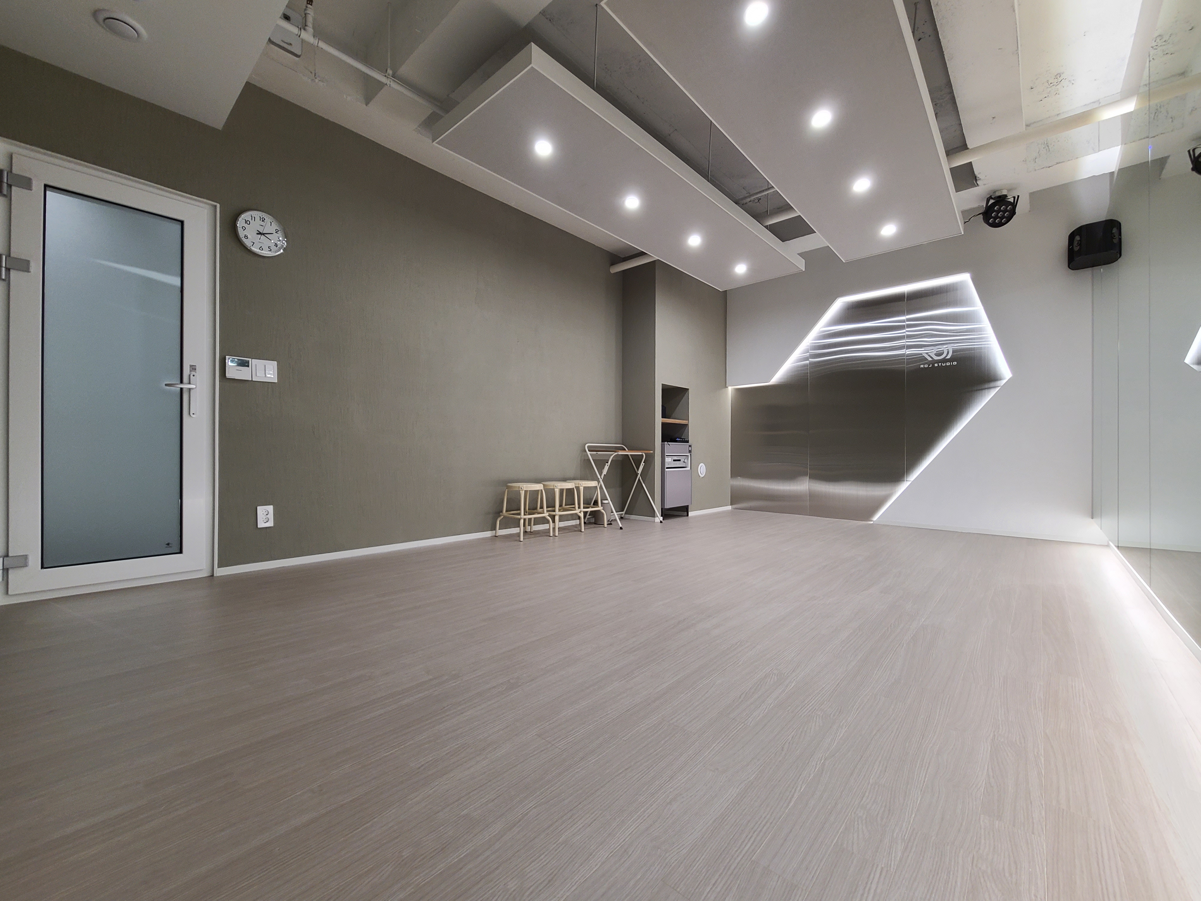 1번째 스튜디오 사진