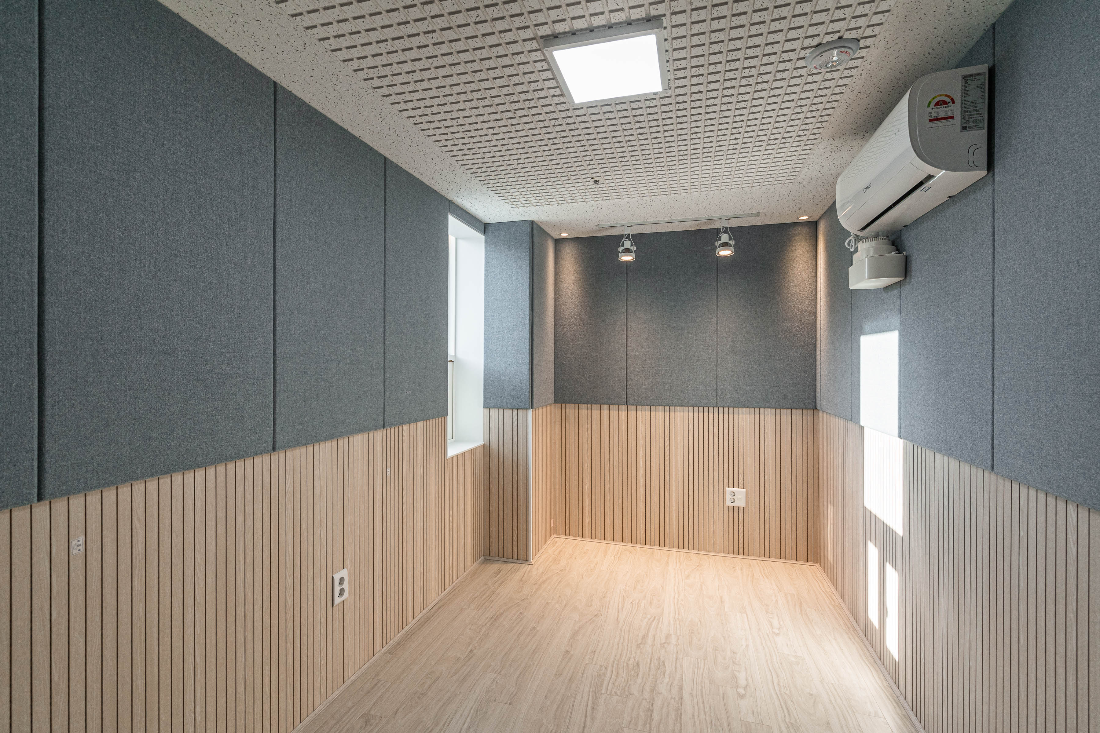 1번째 스튜디오 사진