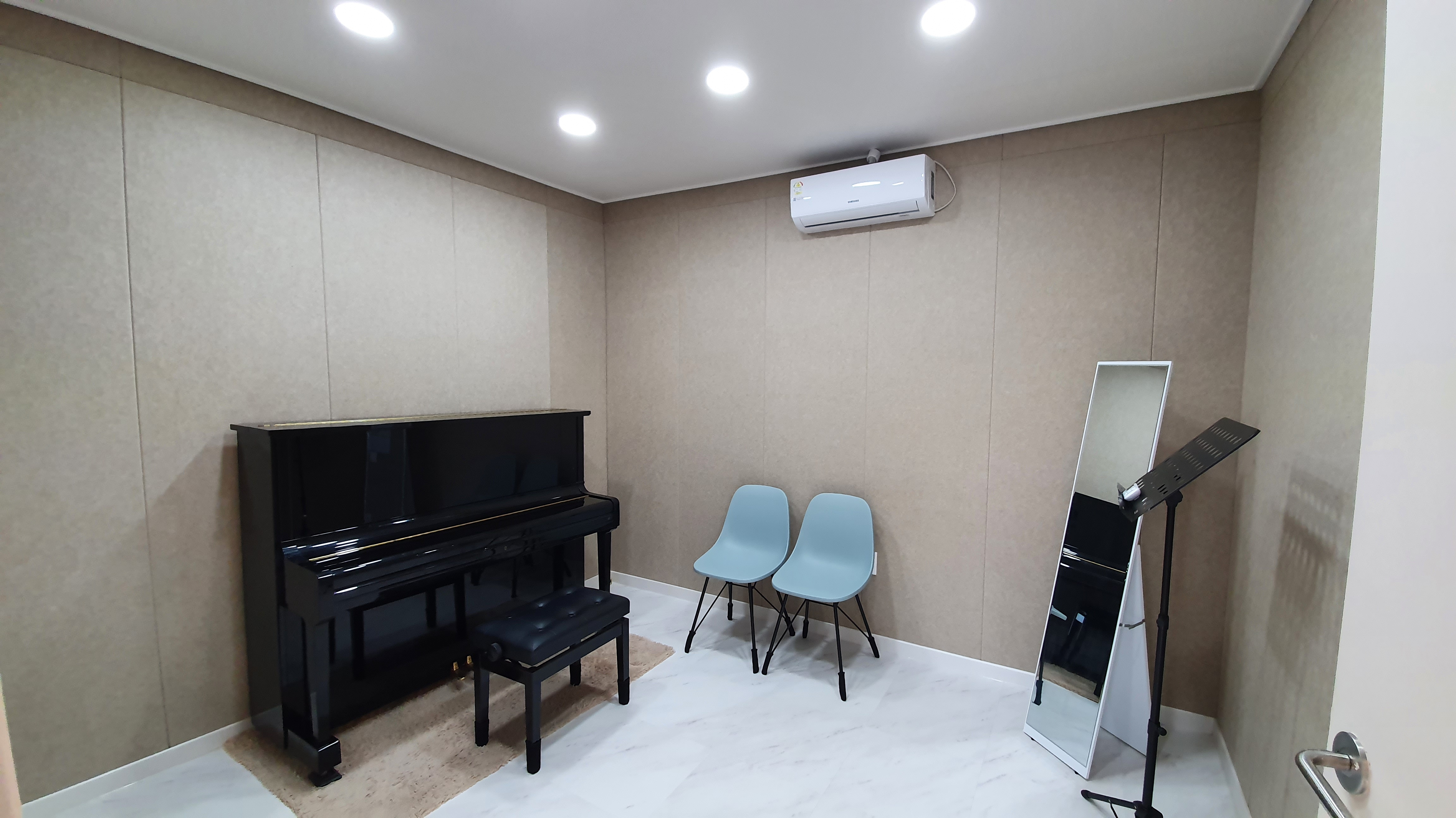 4번째 스튜디오 사진