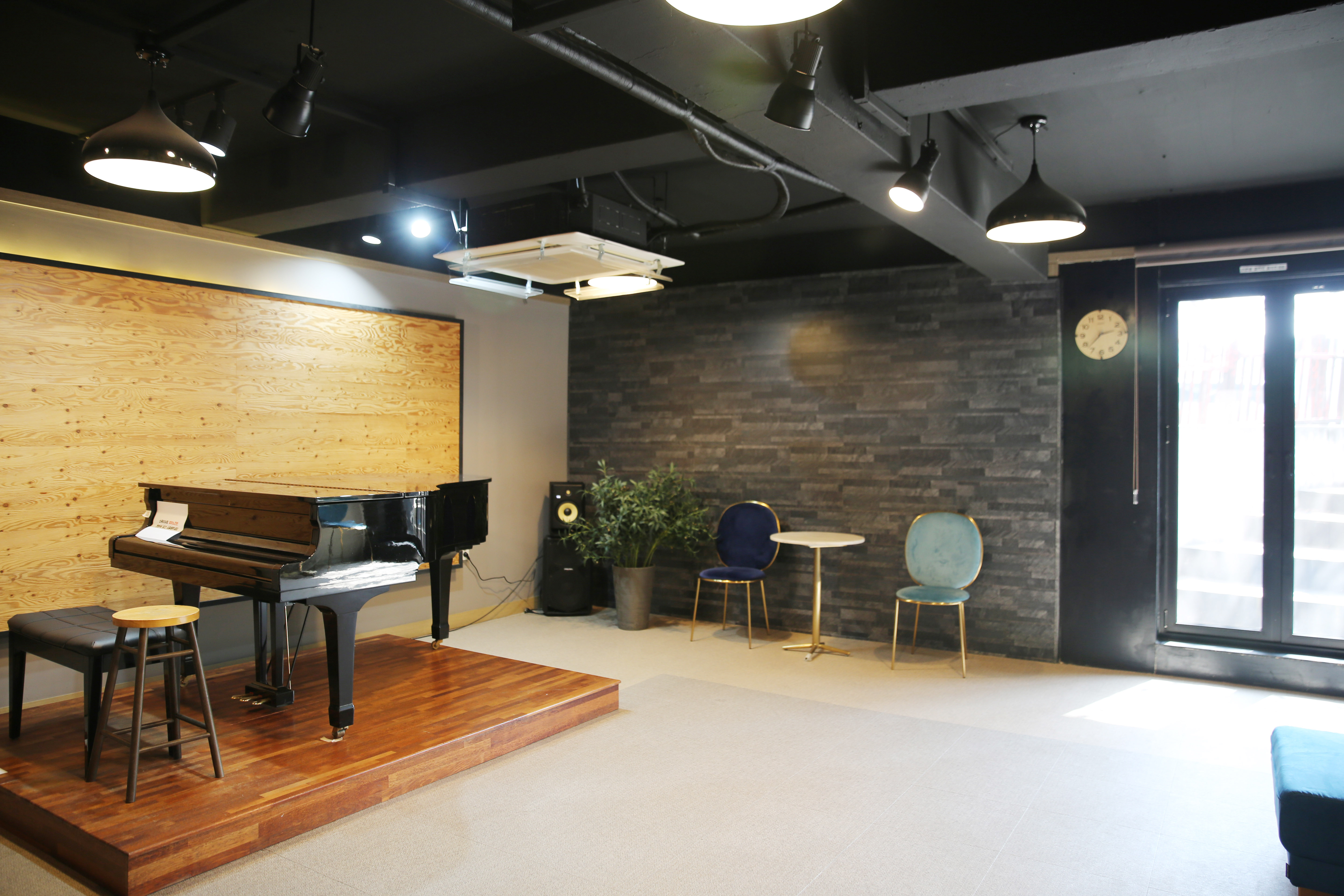 1번째 스튜디오 사진