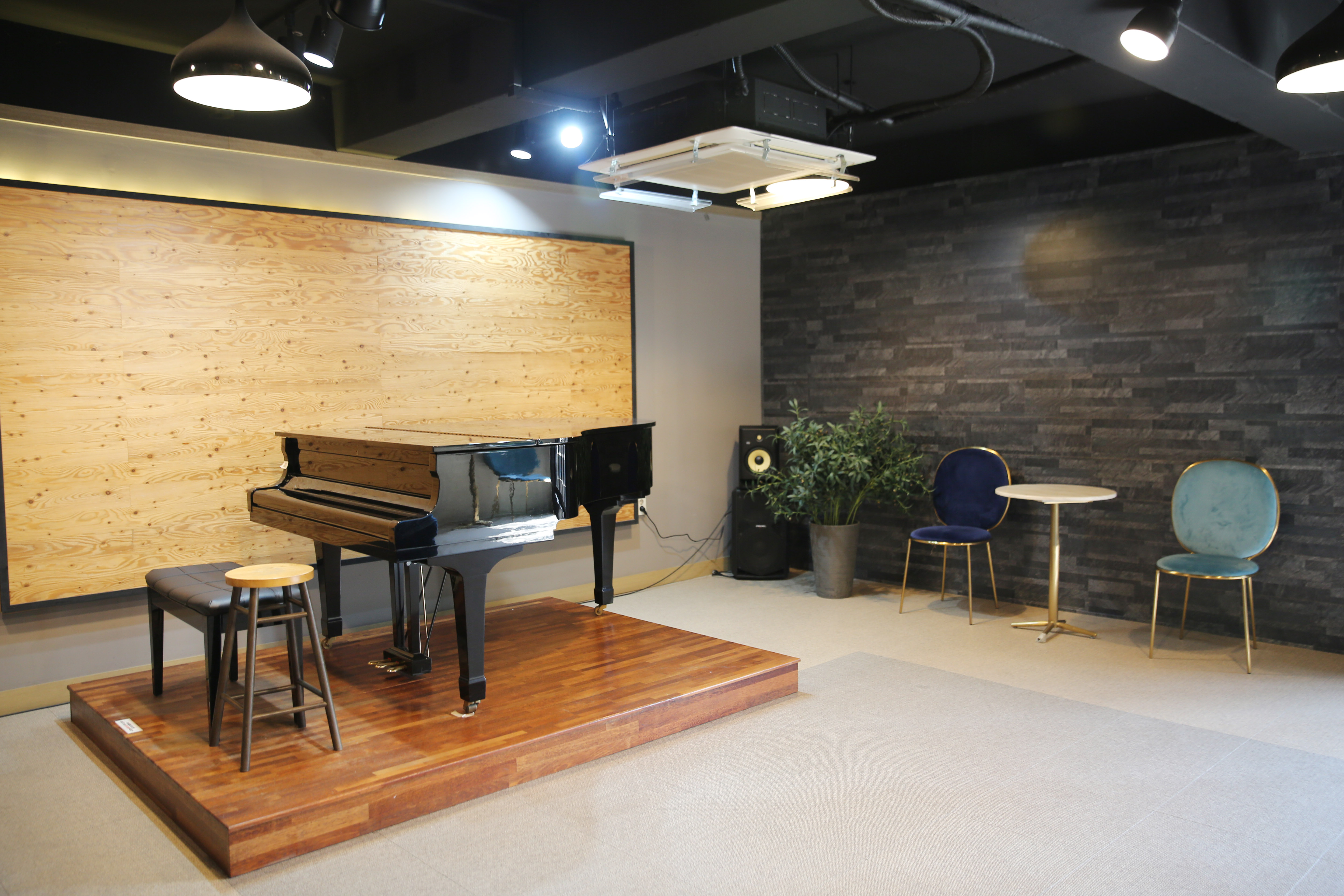 2번째 스튜디오 사진