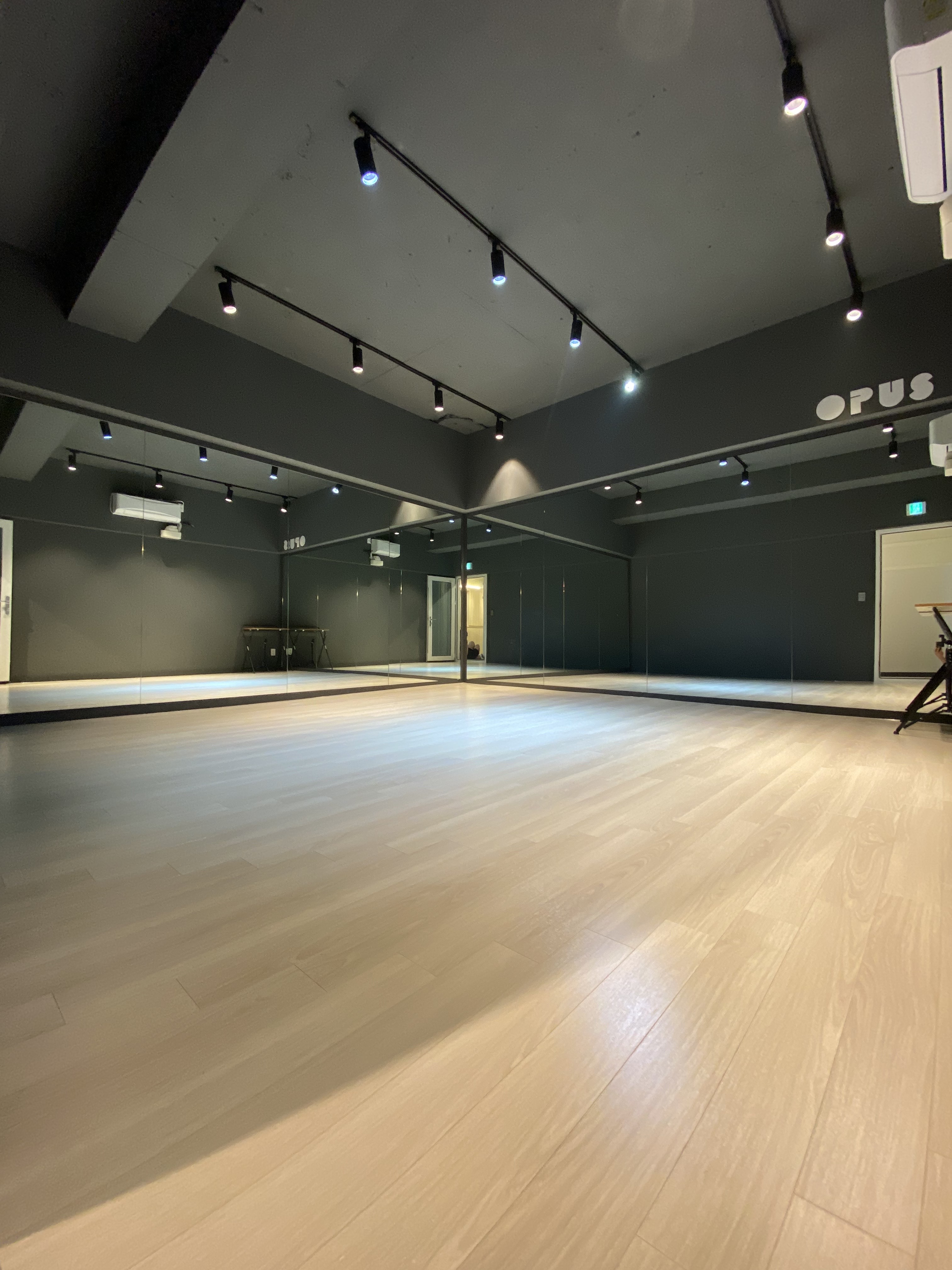 1번째 스튜디오 사진