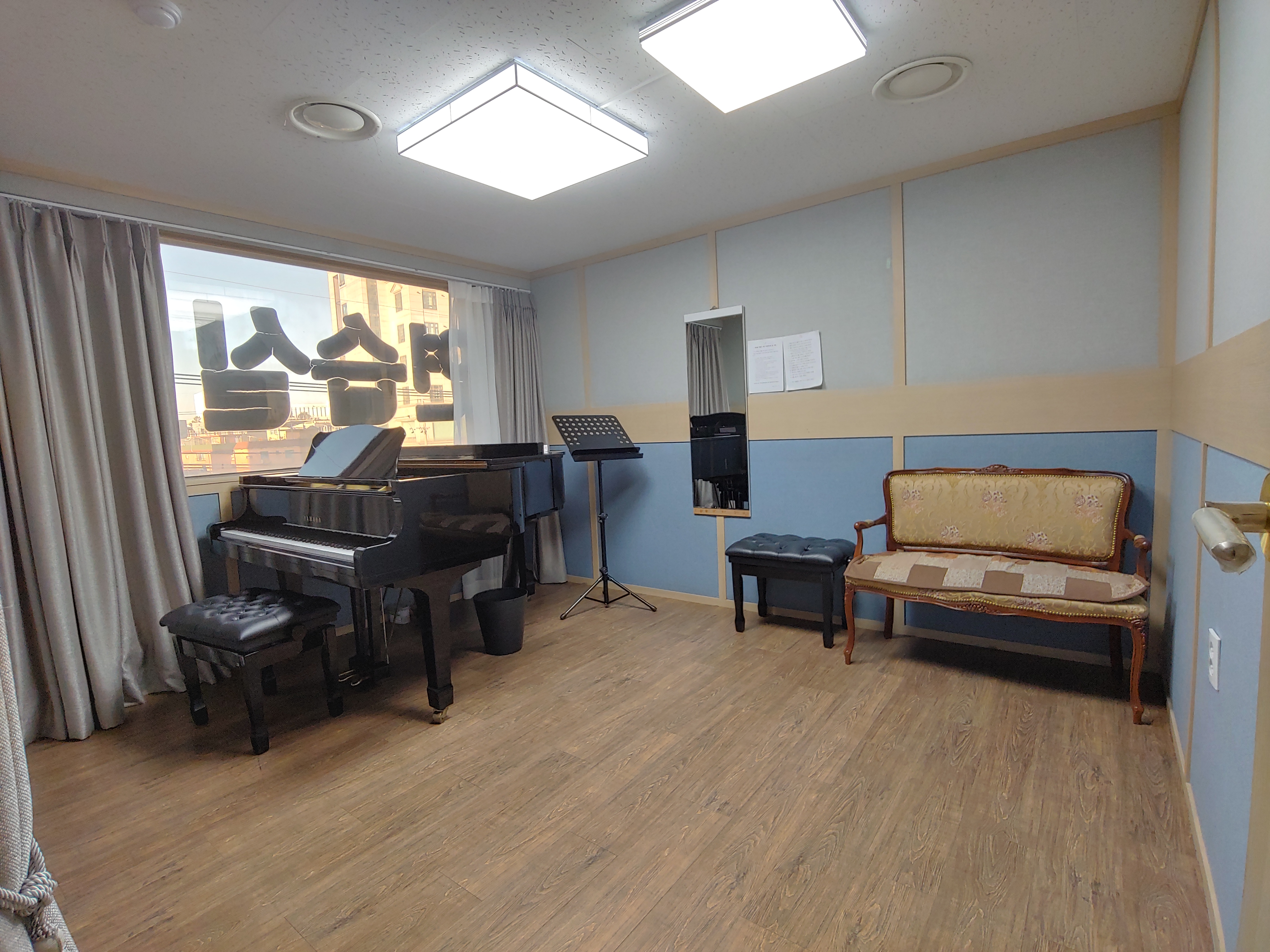 1번째 스튜디오 사진