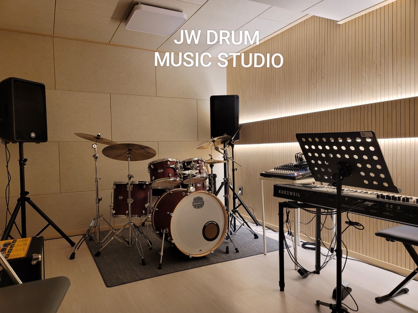 1번째 스튜디오 사진