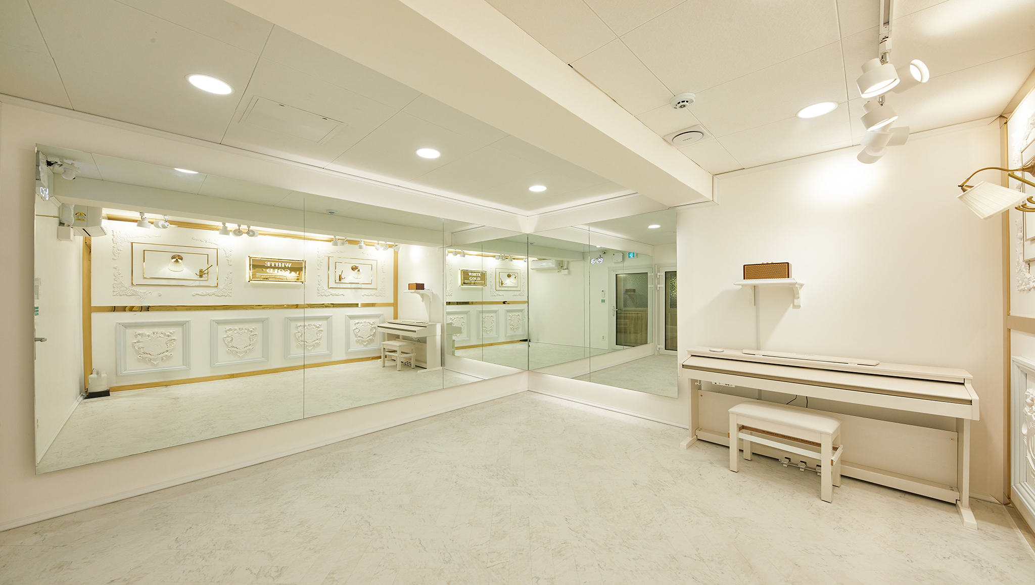 1번째 스튜디오 사진