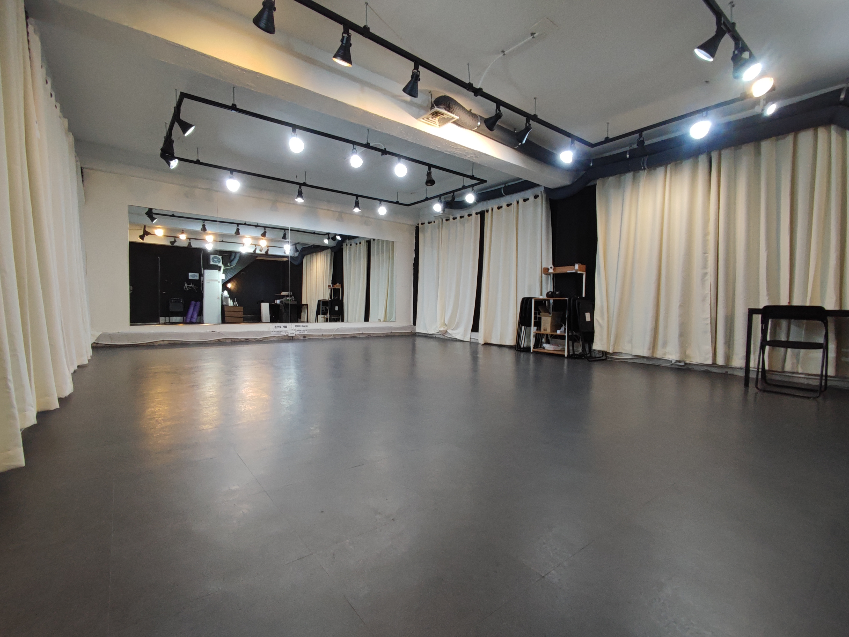 1번째 스튜디오 사진