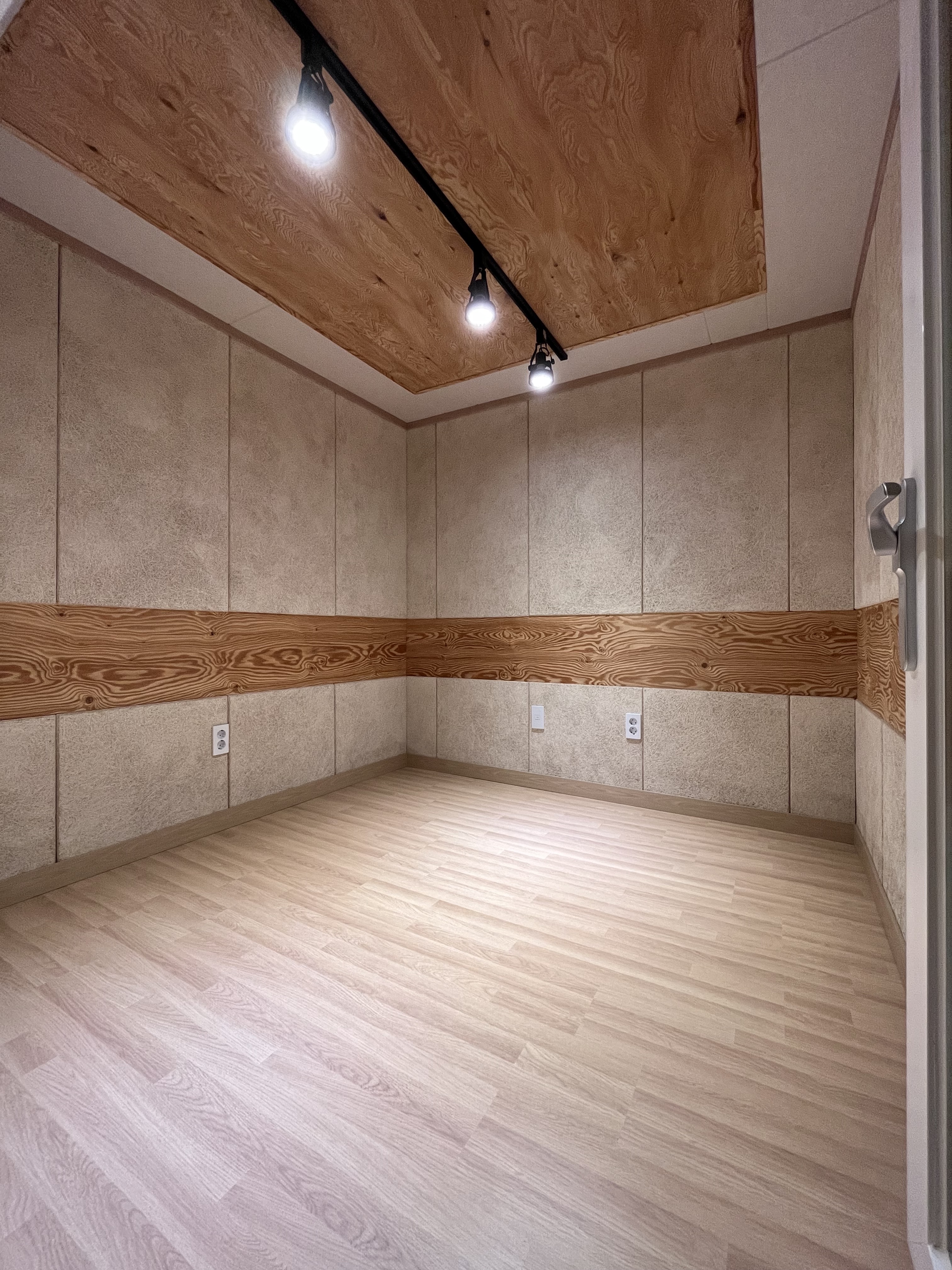 4번째 스튜디오 사진