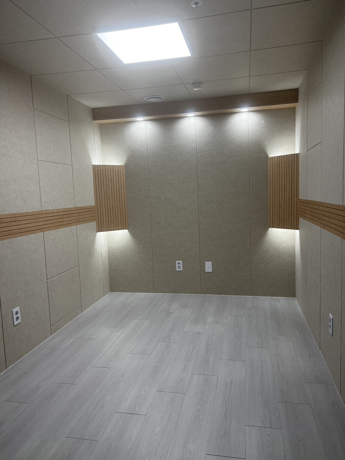 1번째 스튜디오 사진