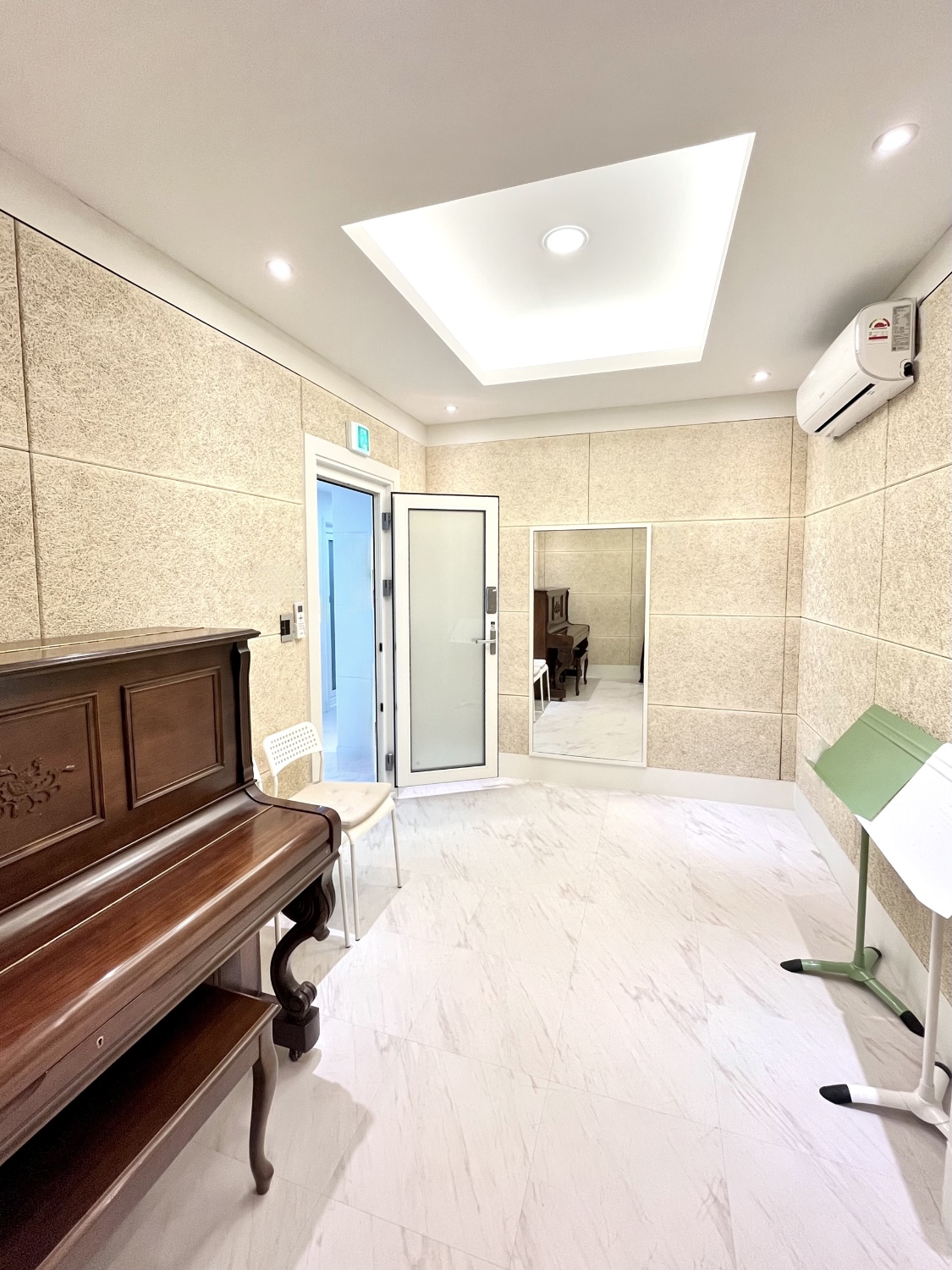 4번째 스튜디오 사진