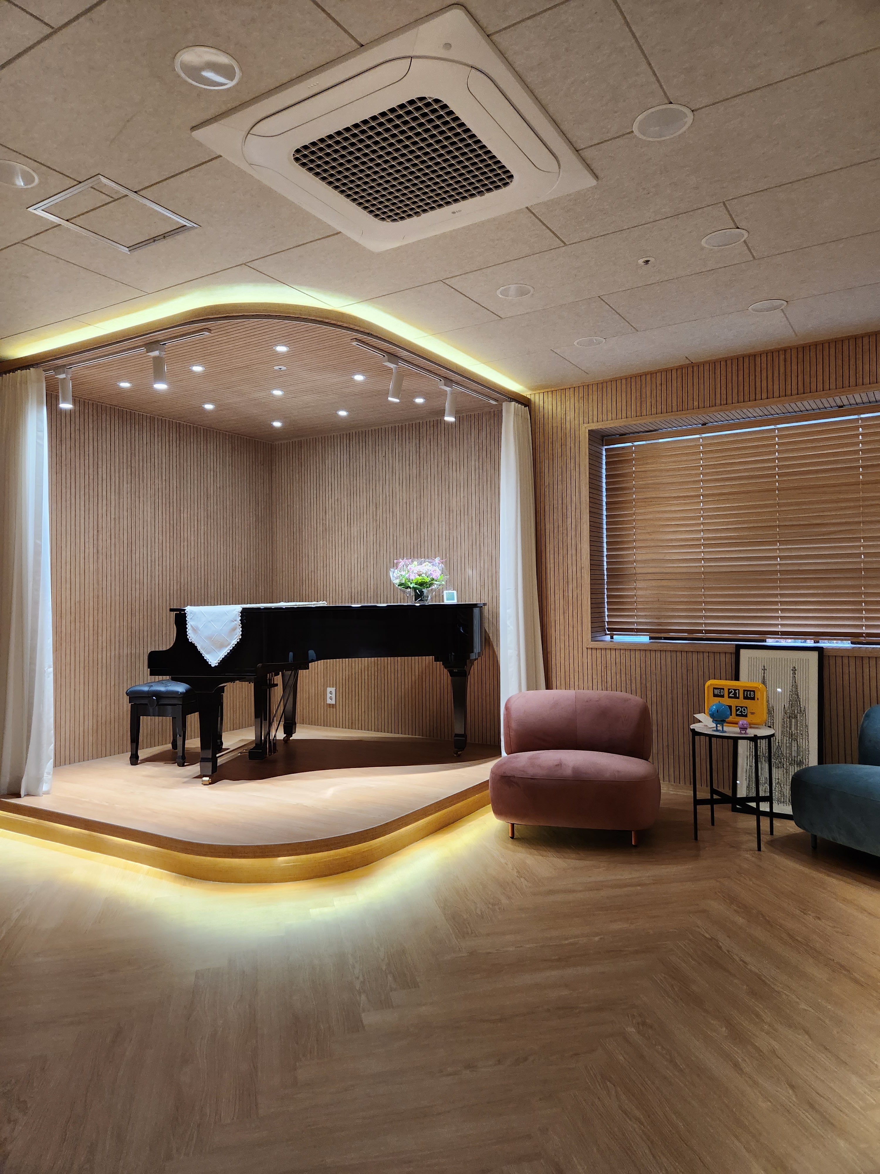 2번째 스튜디오 사진