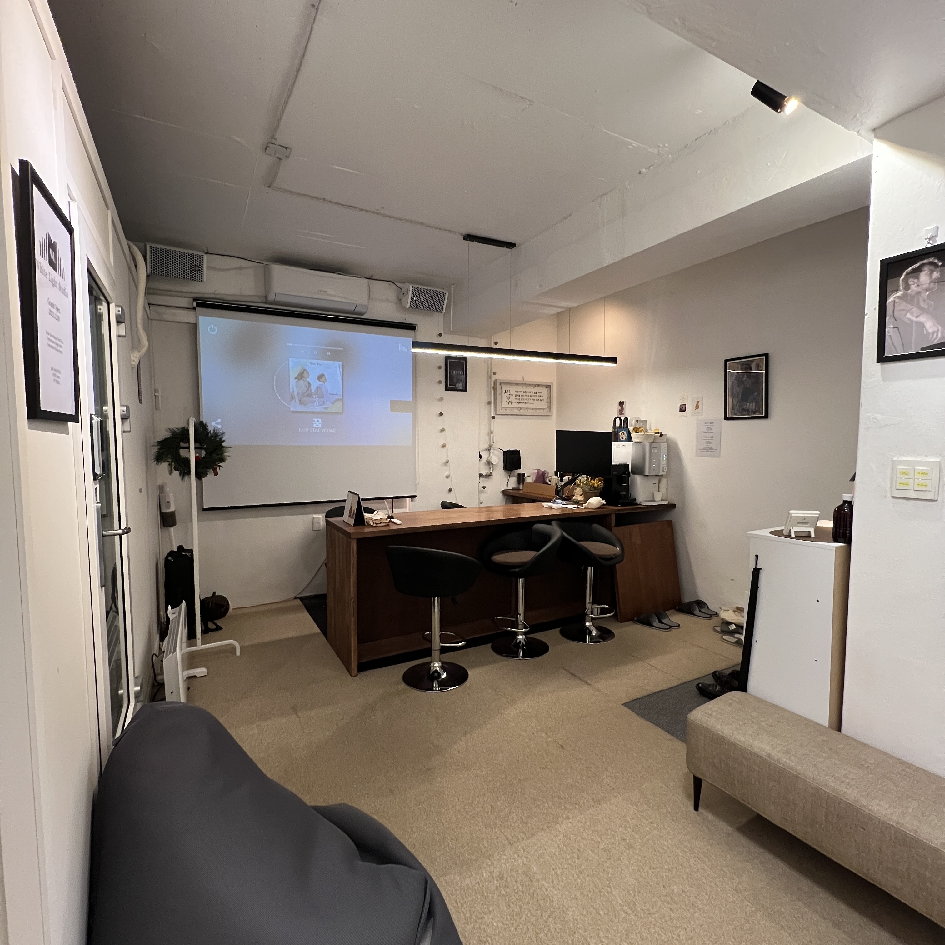 2번째 스튜디오 사진