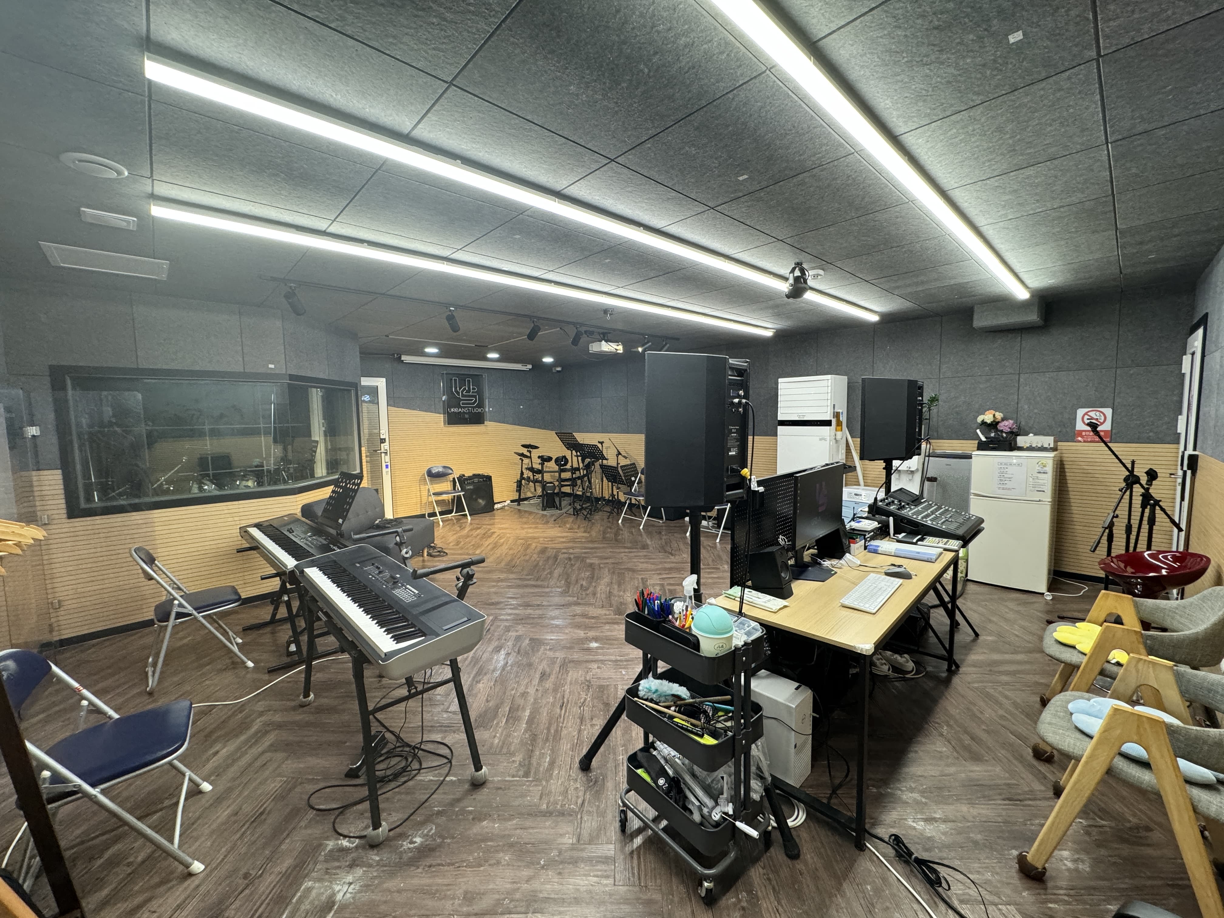 1번째 스튜디오 사진