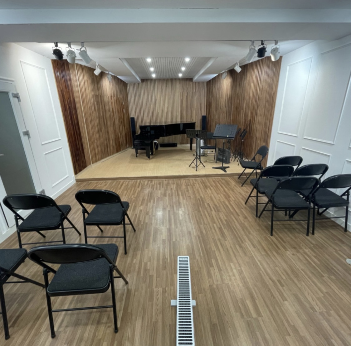 1번째 스튜디오 사진