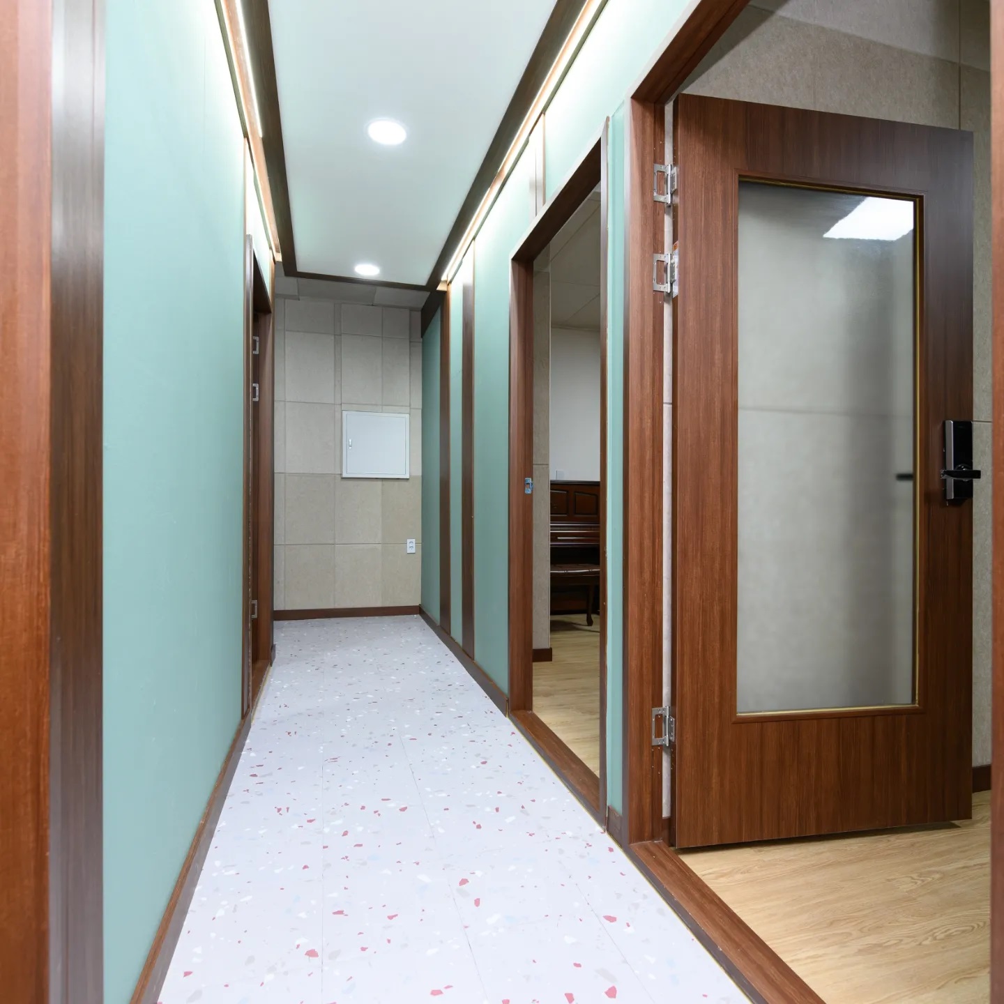 1번째 스튜디오 사진