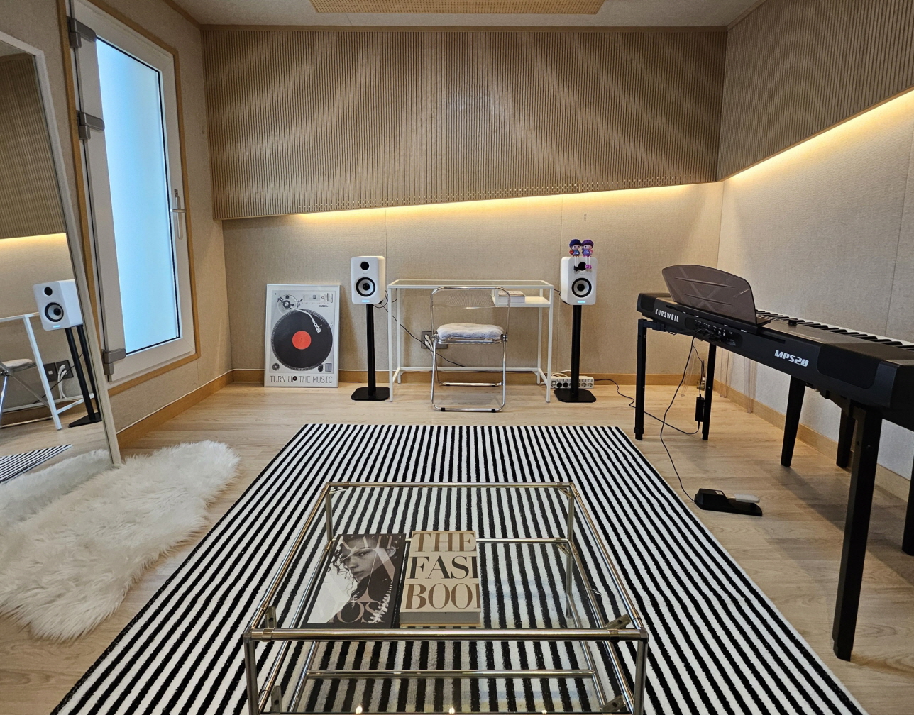 1번째 스튜디오 사진