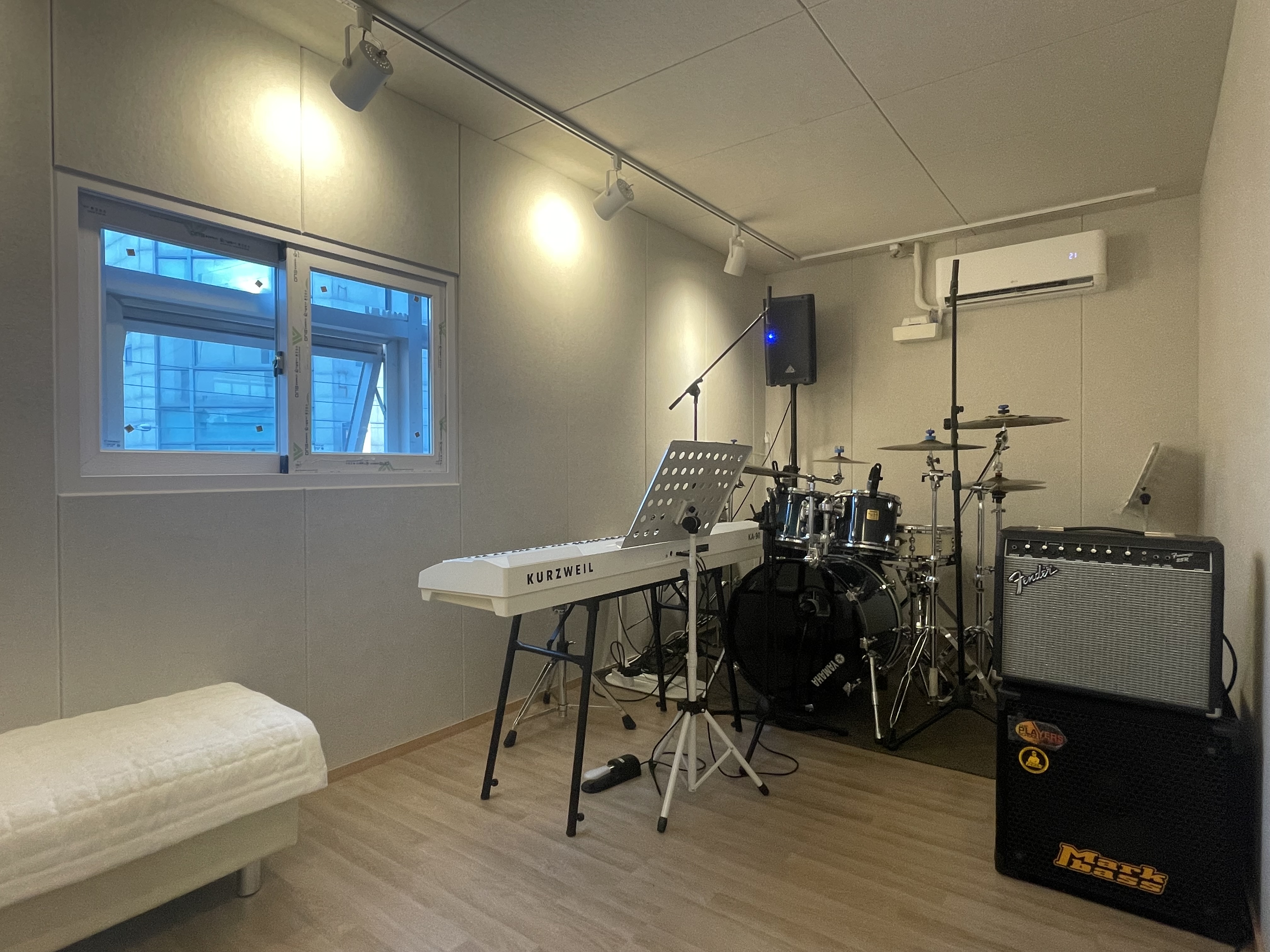 1번째 스튜디오 사진