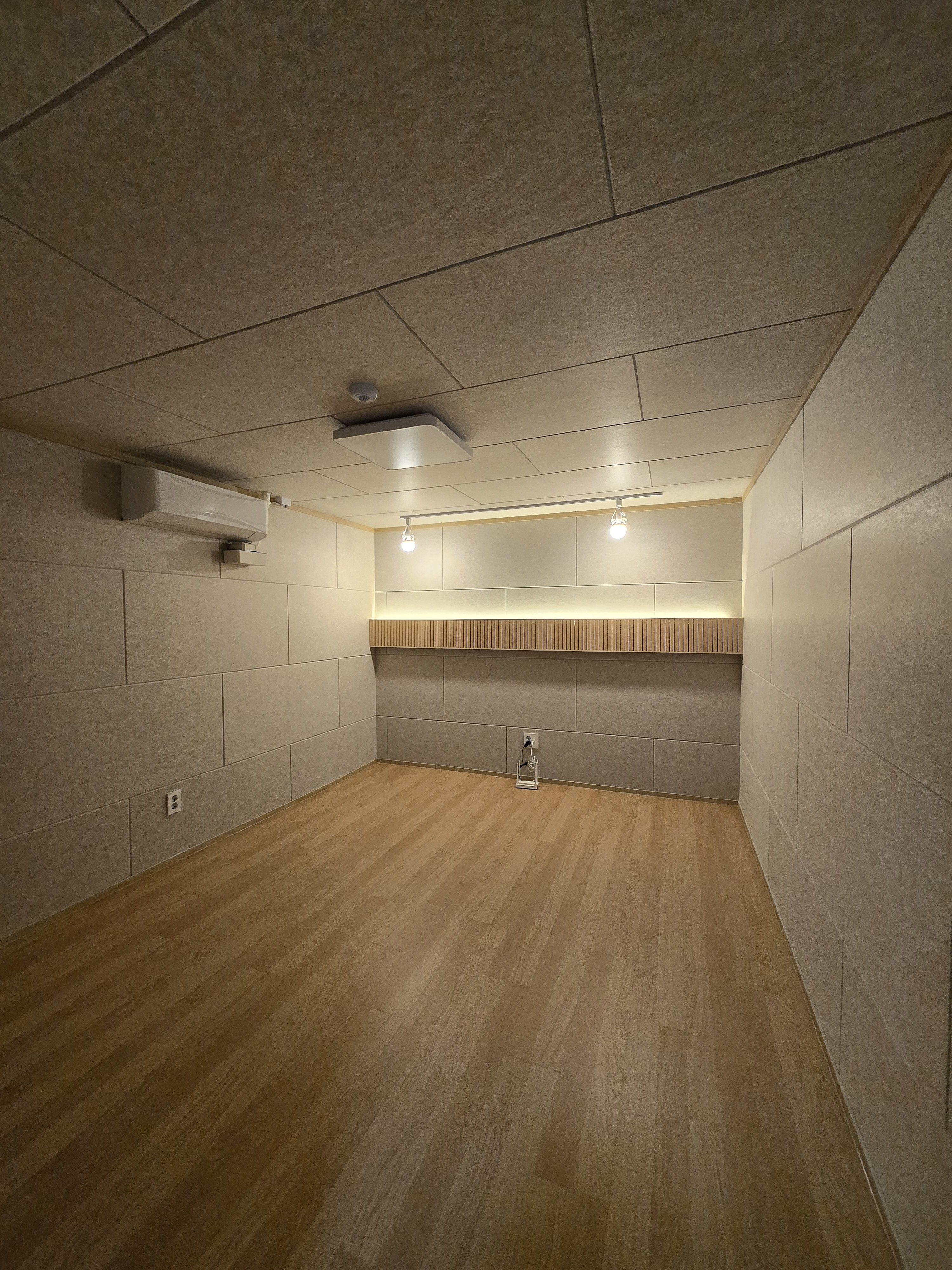 1번째 스튜디오 사진