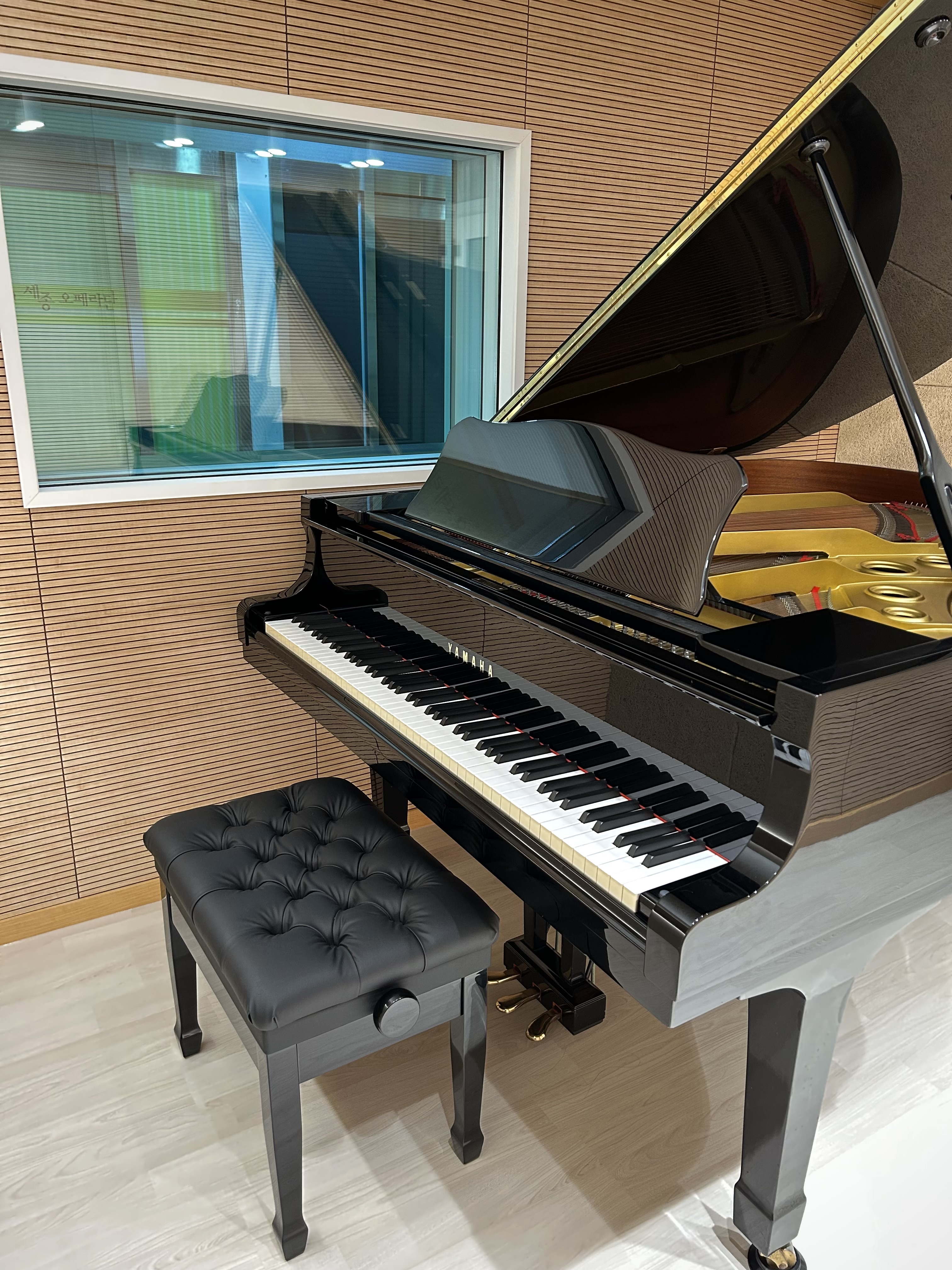 3번째 스튜디오 사진