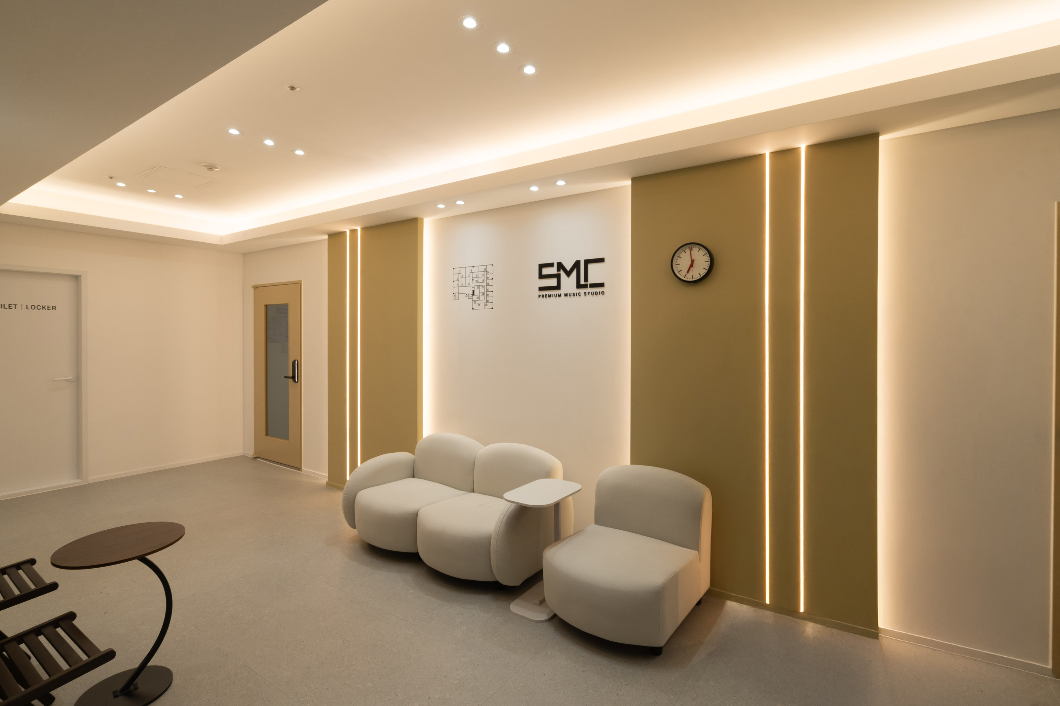 1번째 스튜디오 사진