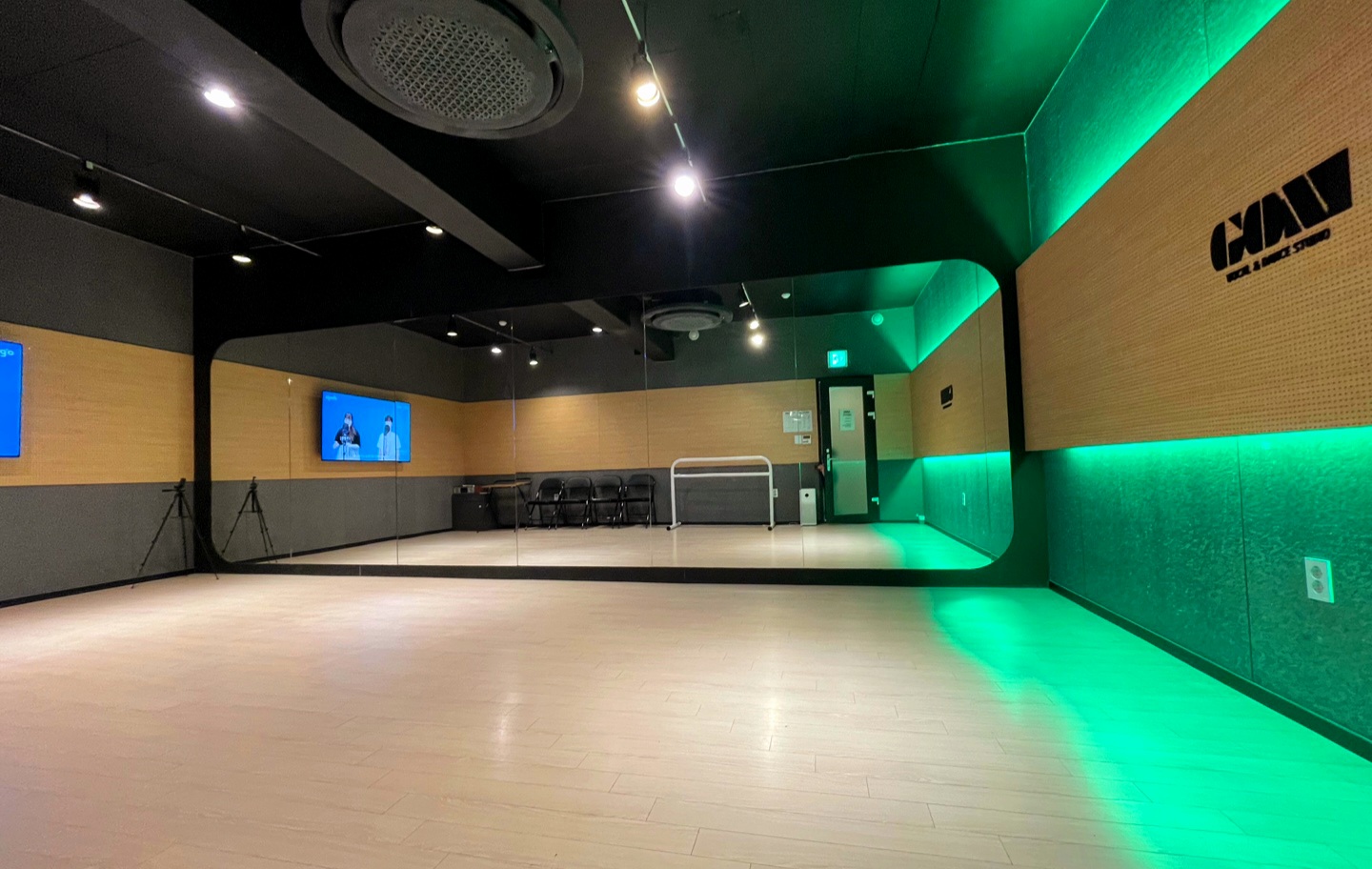 3번째 스튜디오 사진