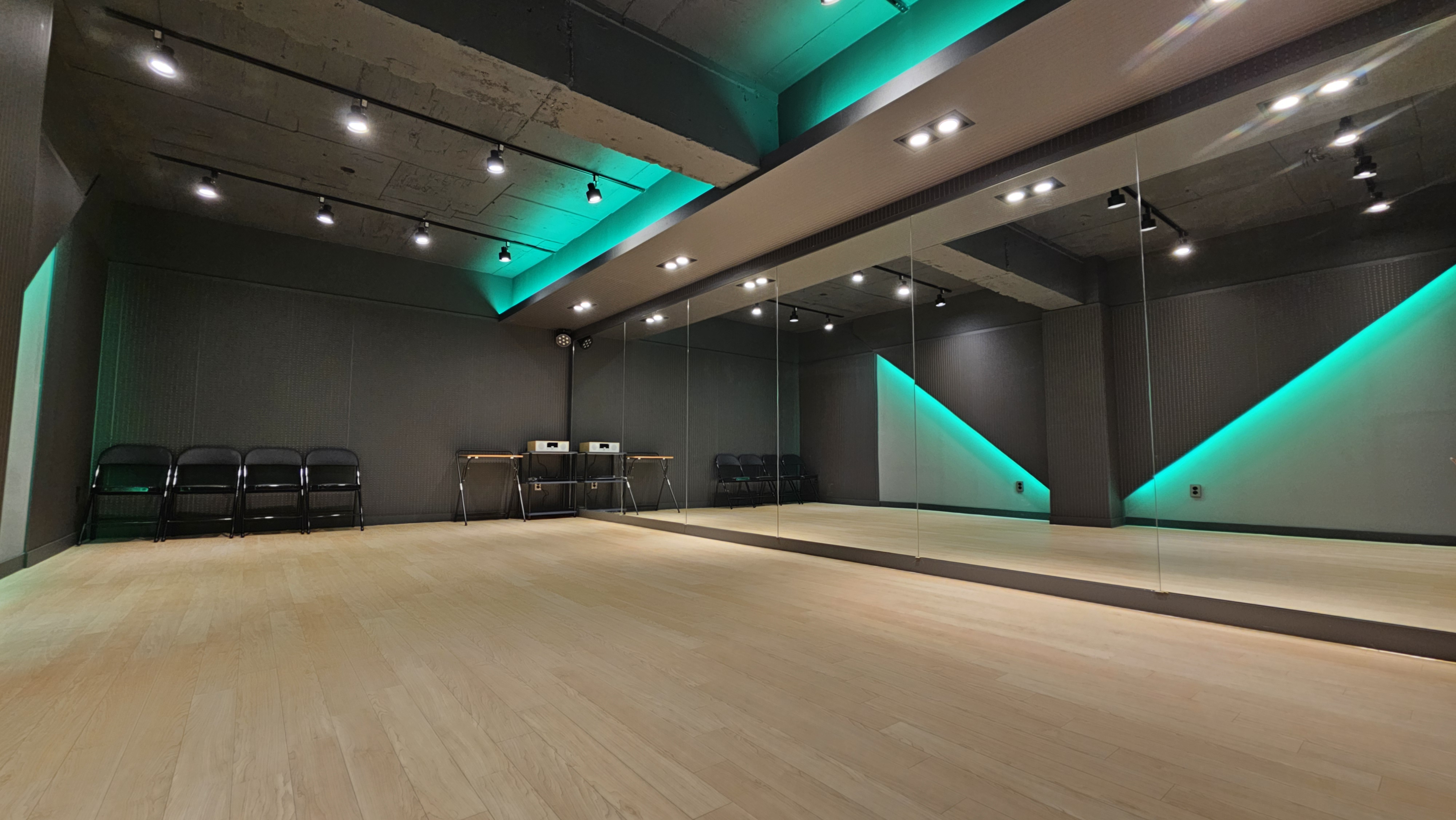 1번째 스튜디오 사진