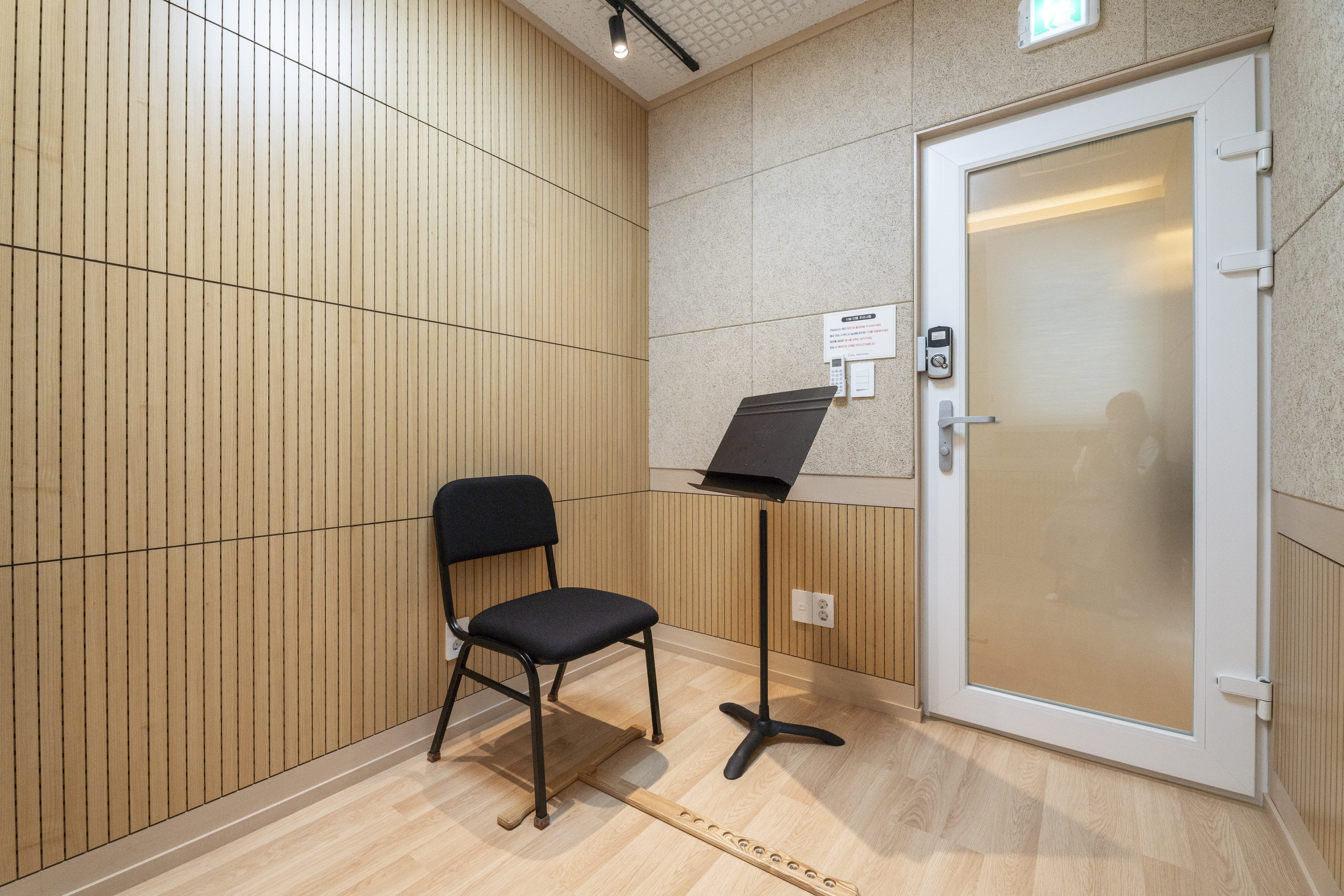 4번째 스튜디오 사진