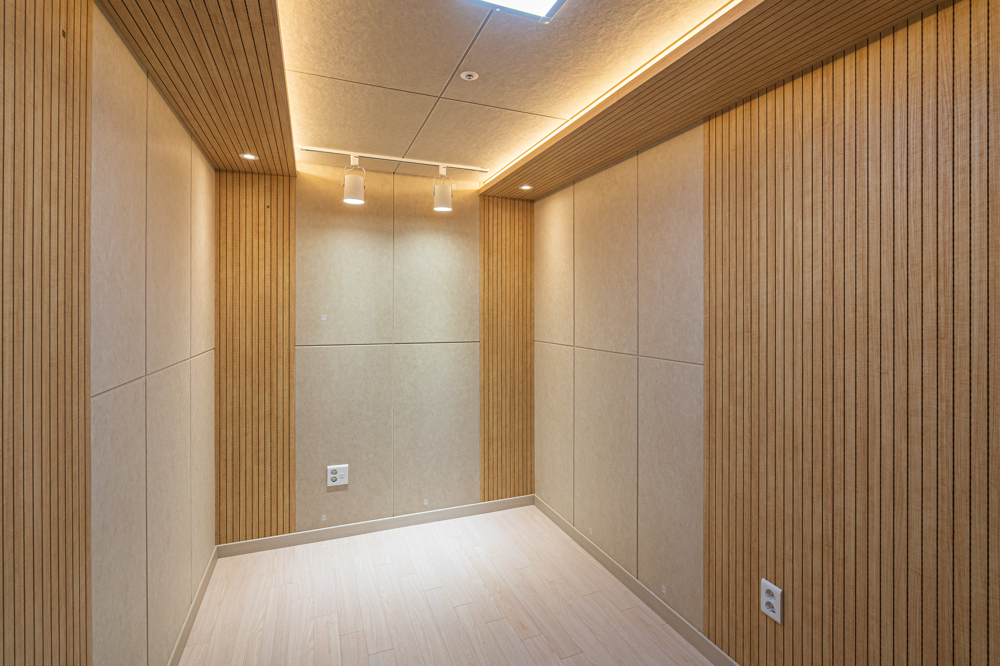 1번째 스튜디오 사진