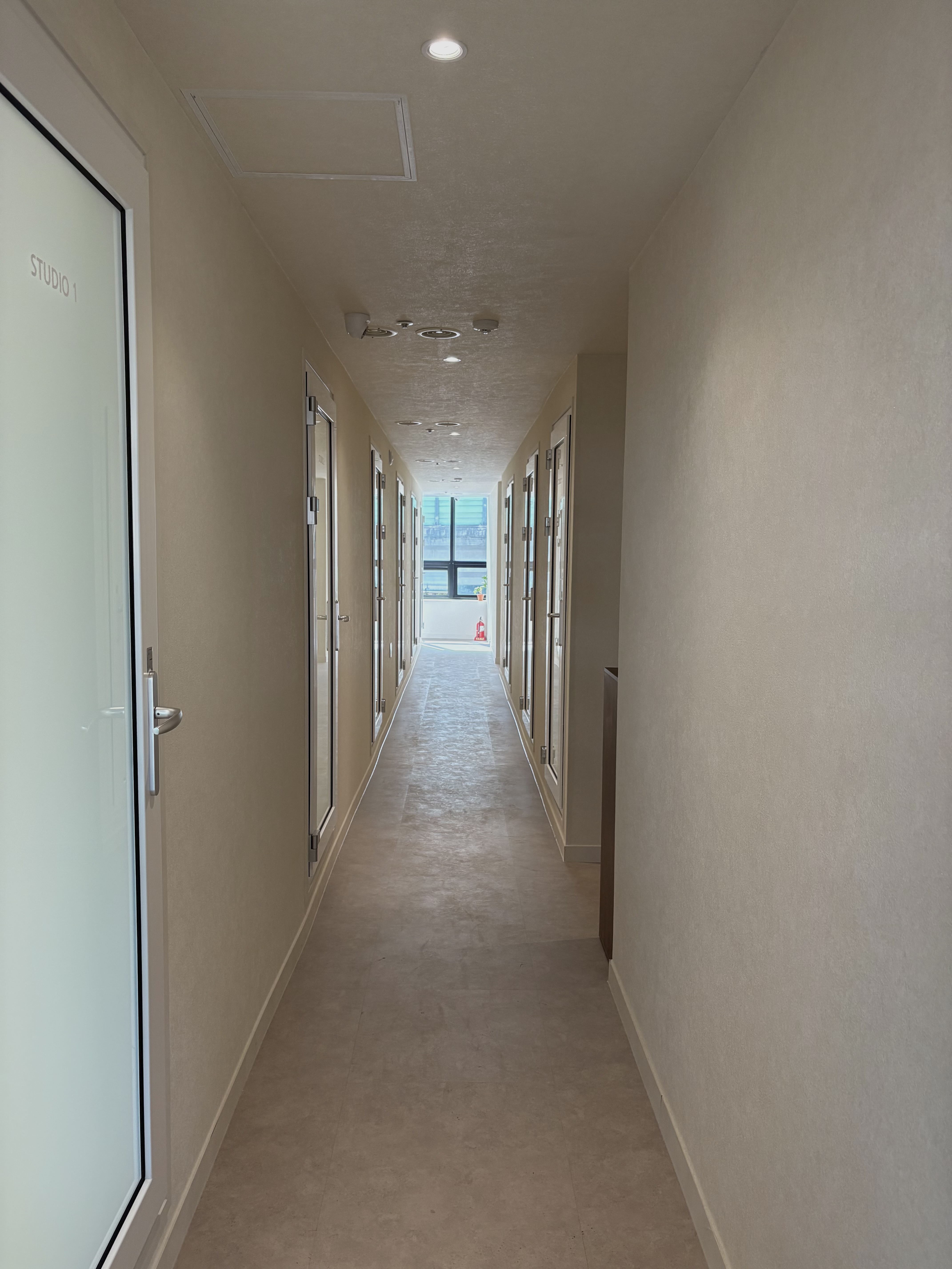 1번째 스튜디오 사진