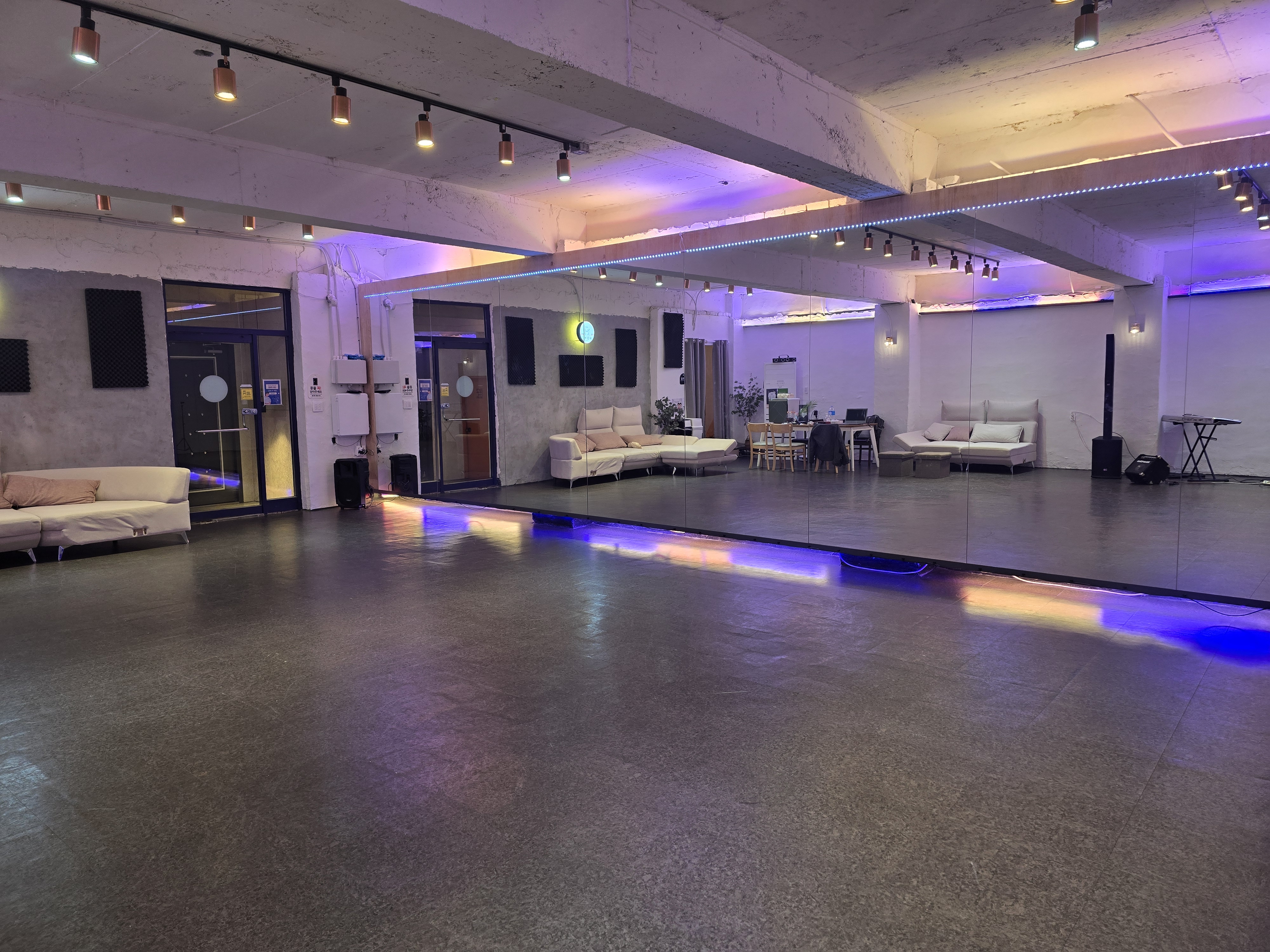 1번째 스튜디오 사진