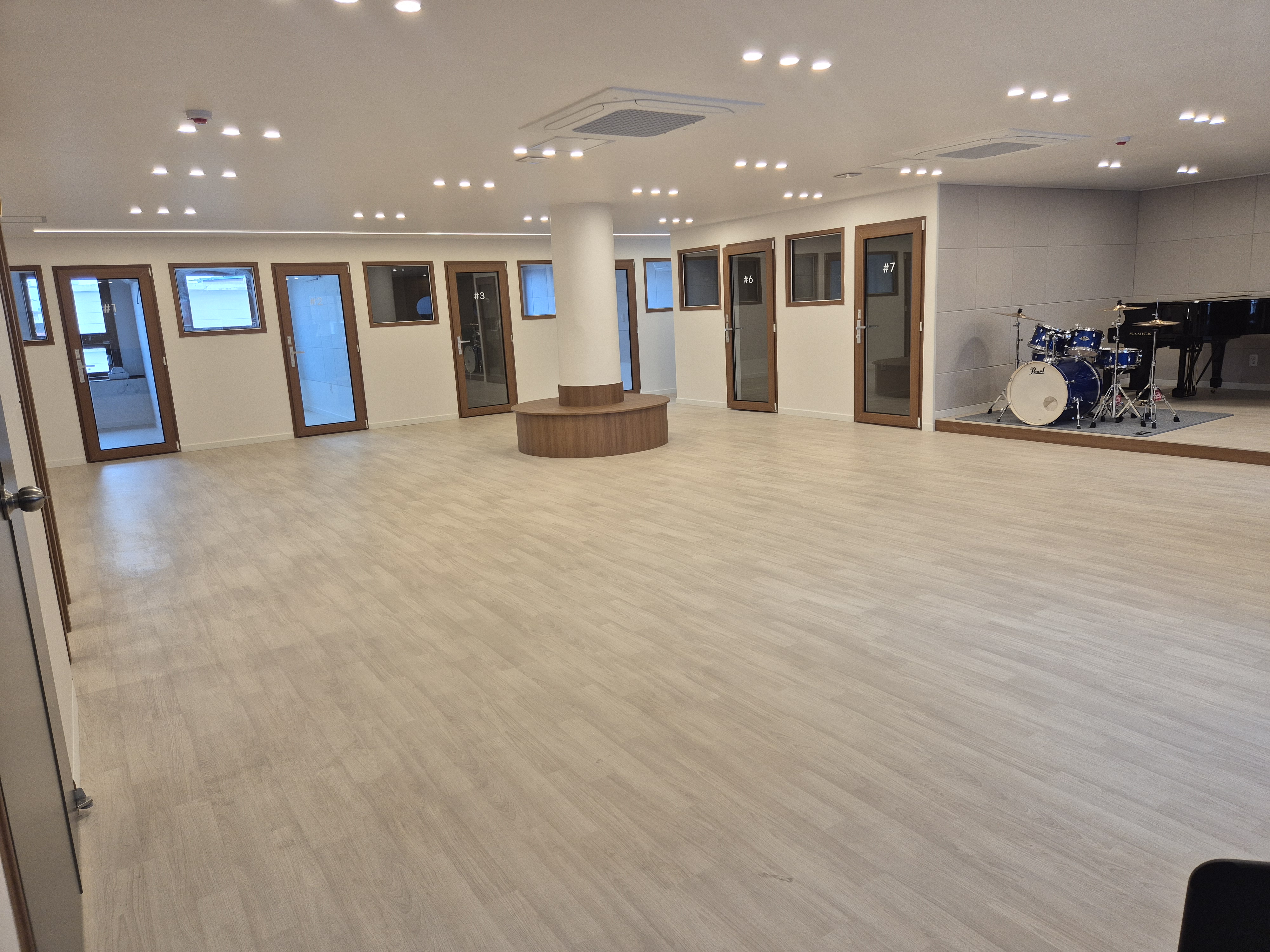 1번째 스튜디오 사진