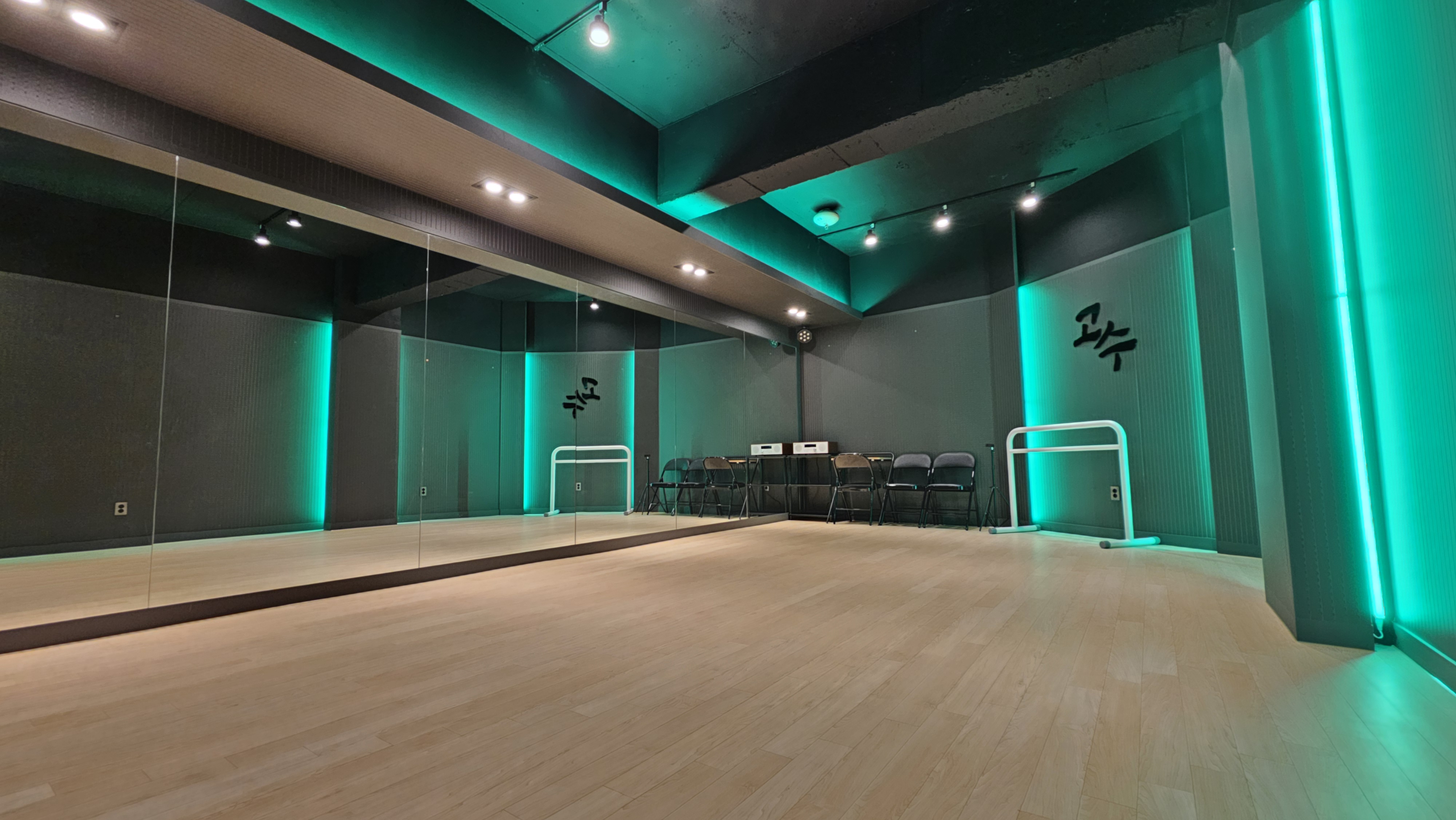 1번째 스튜디오 사진