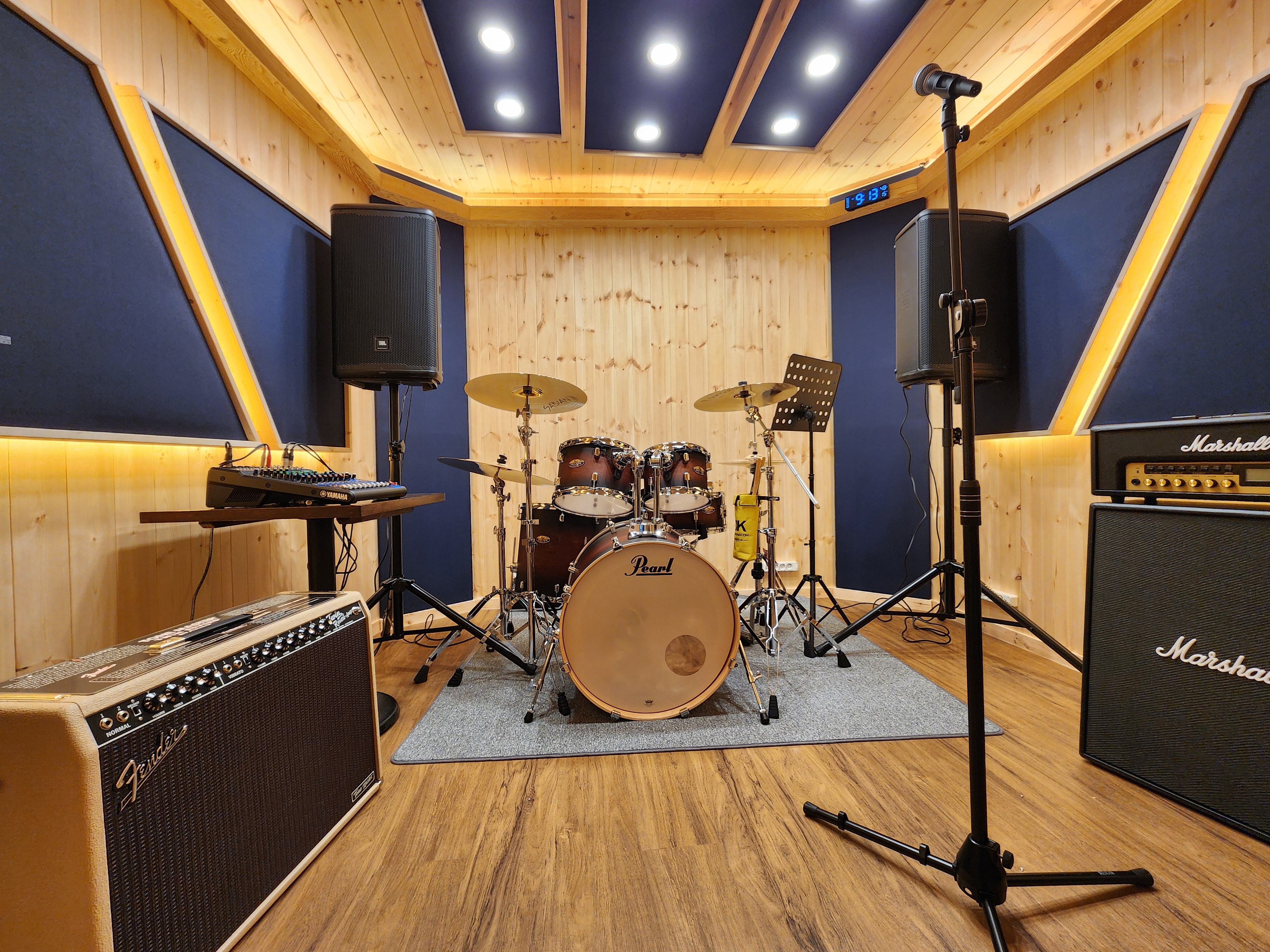 2번째 스튜디오 사진