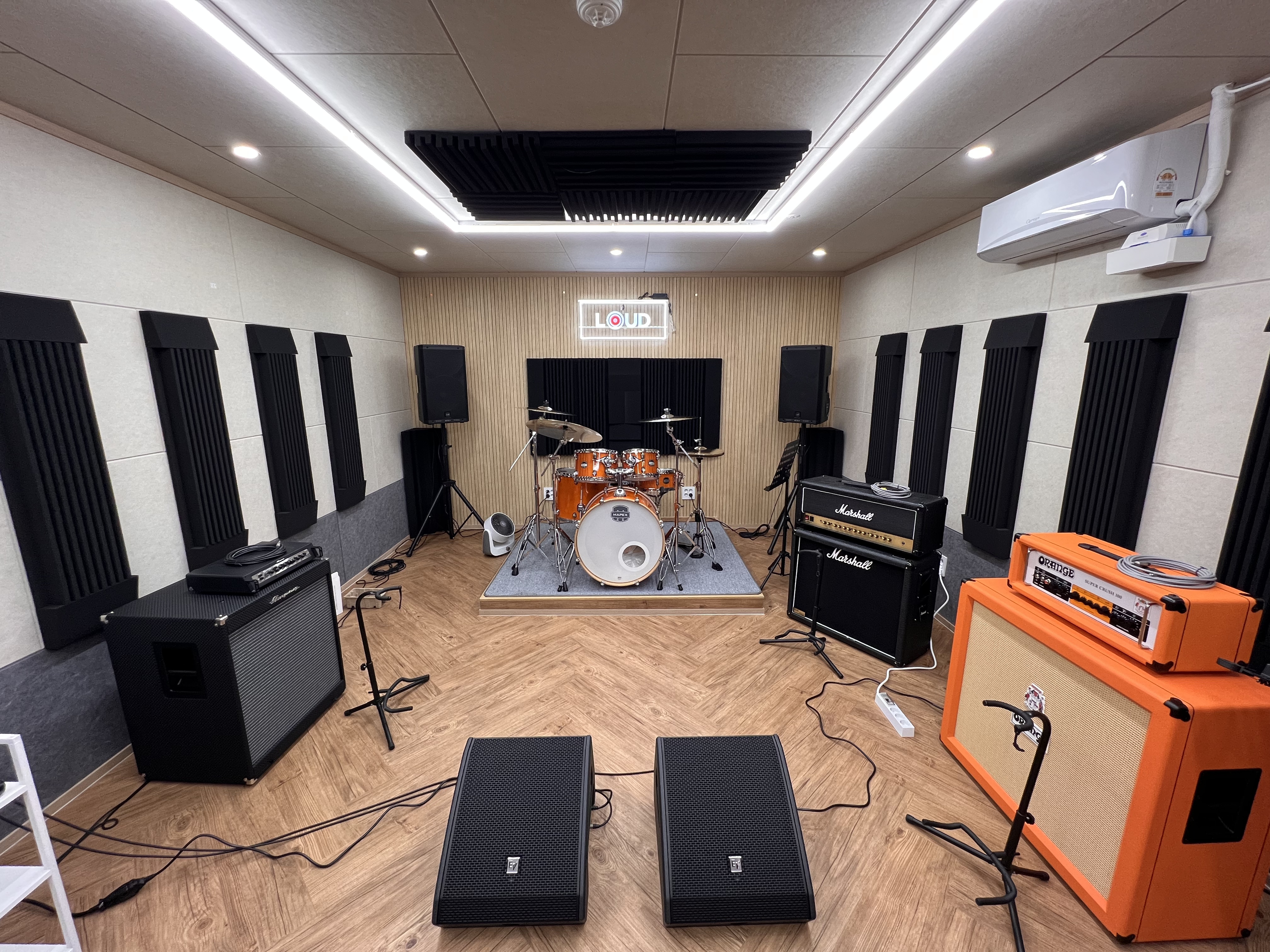 1번째 스튜디오 사진