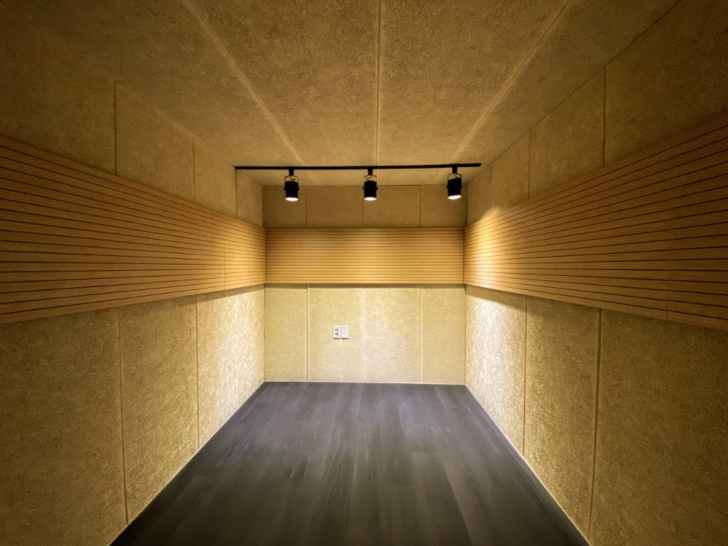 4번째 스튜디오 사진