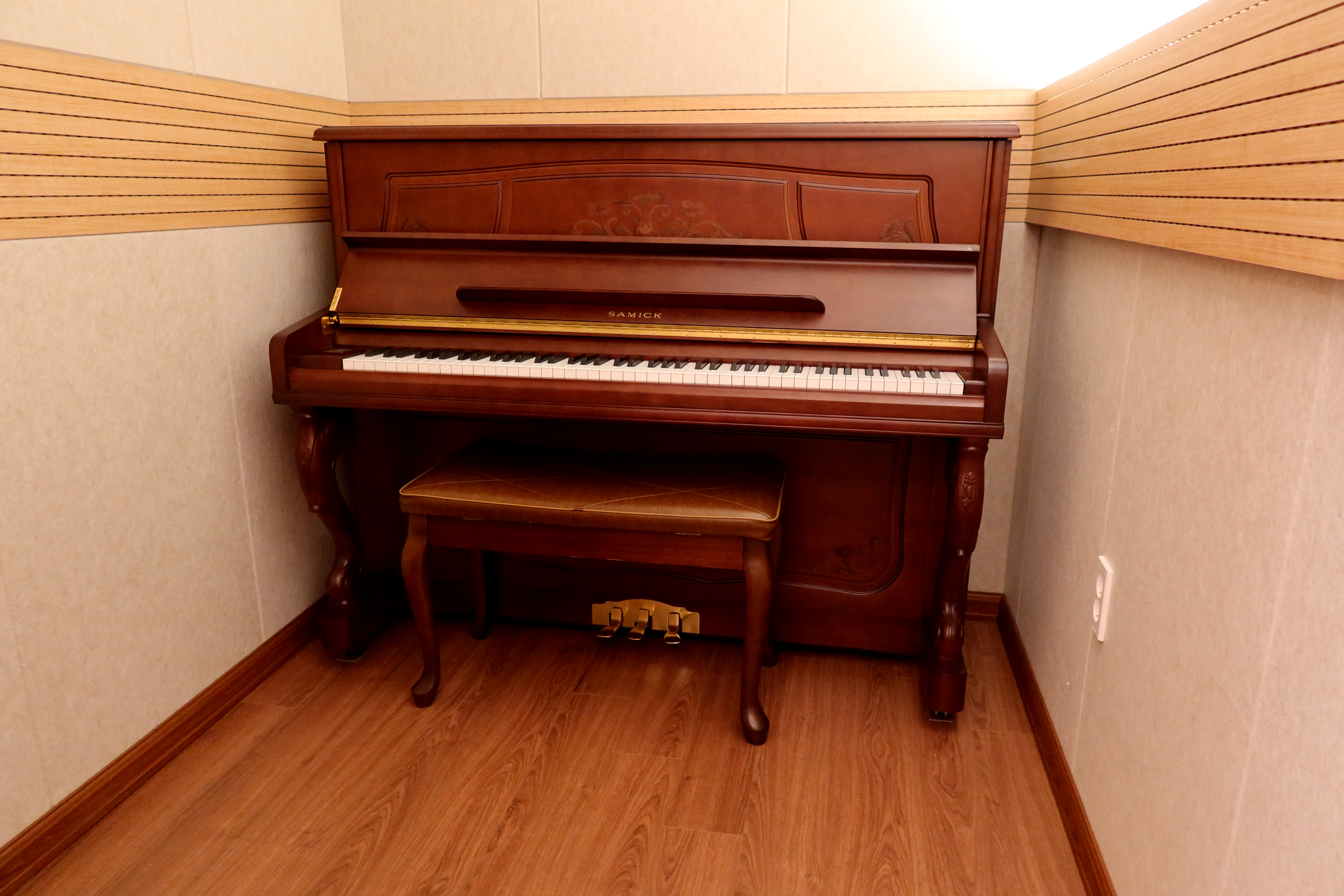 4번째 스튜디오 사진