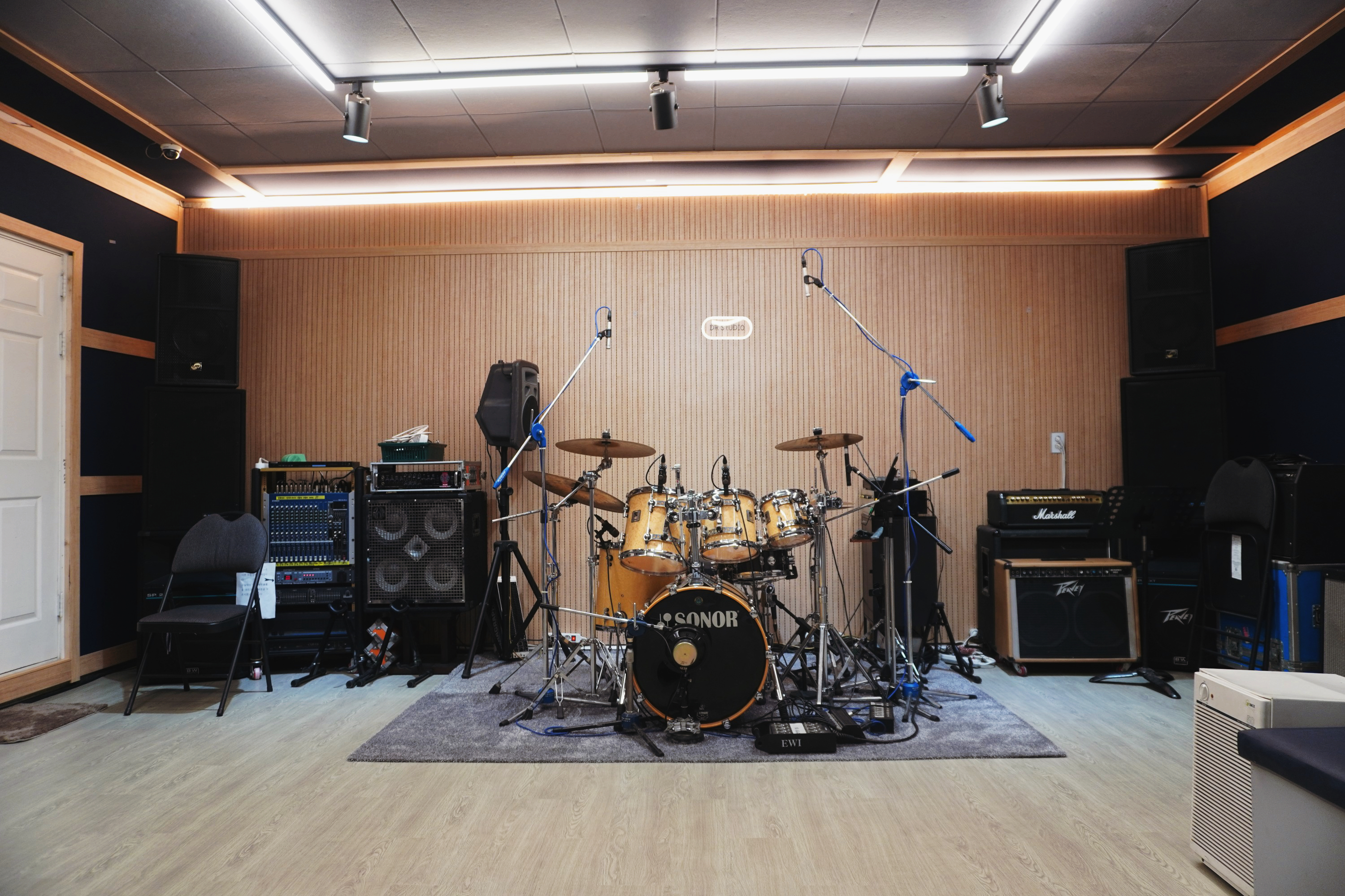 1번째 스튜디오 사진