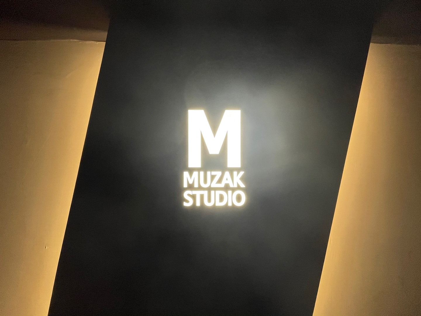 1번째 스튜디오 사진