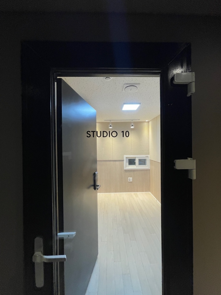 1번째 스튜디오 사진