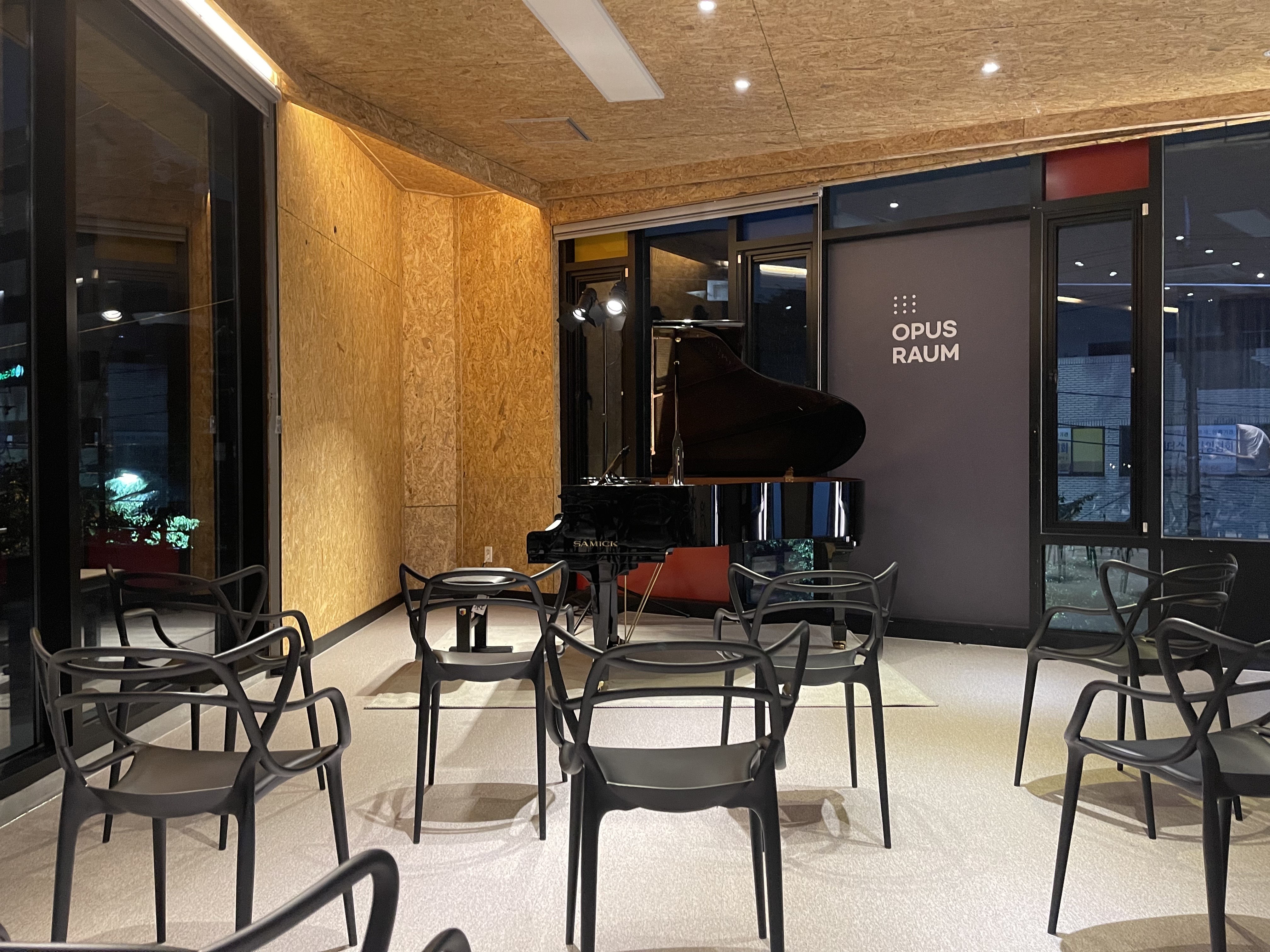 1번째 스튜디오 사진