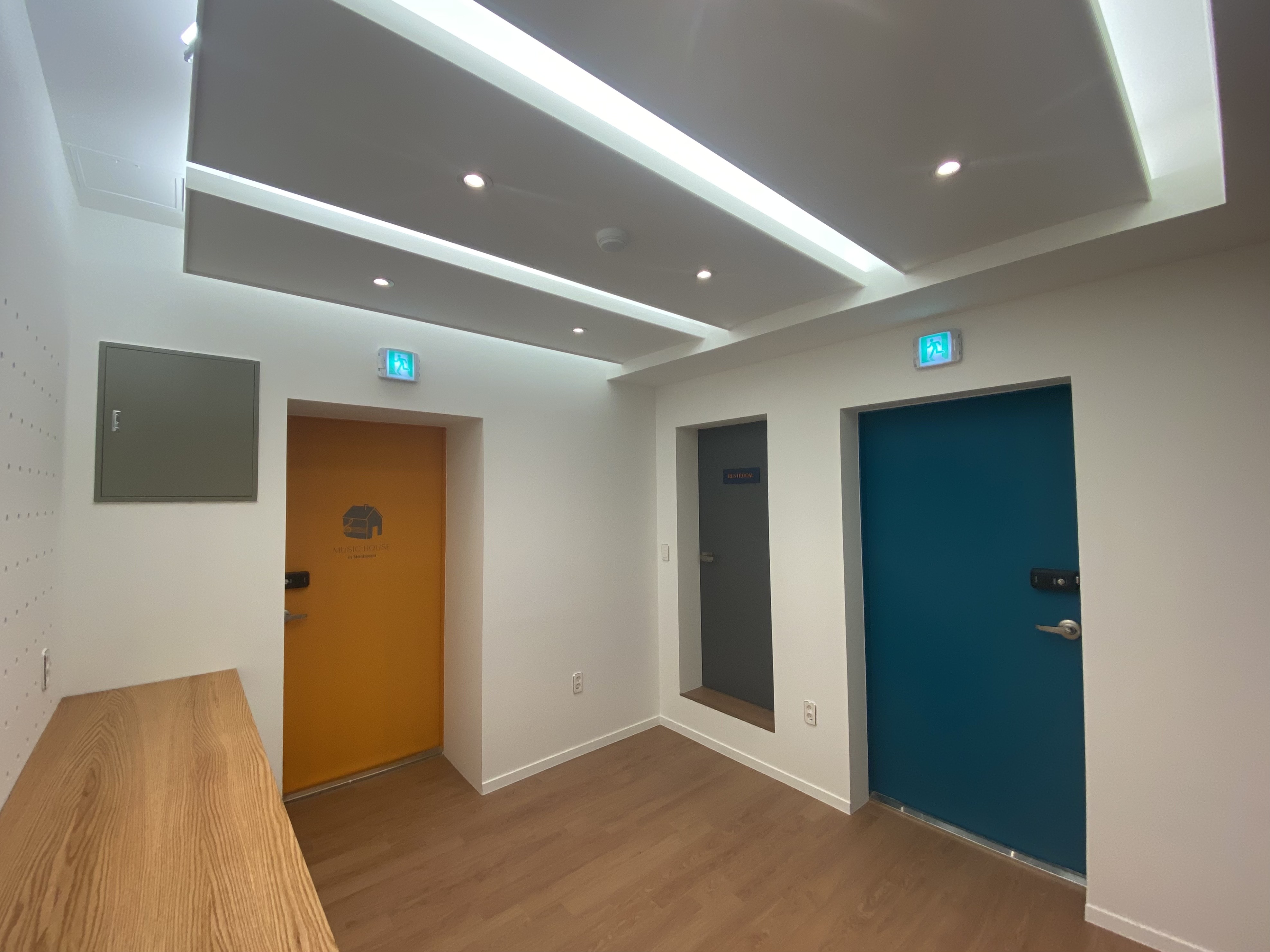 1번째 스튜디오 사진