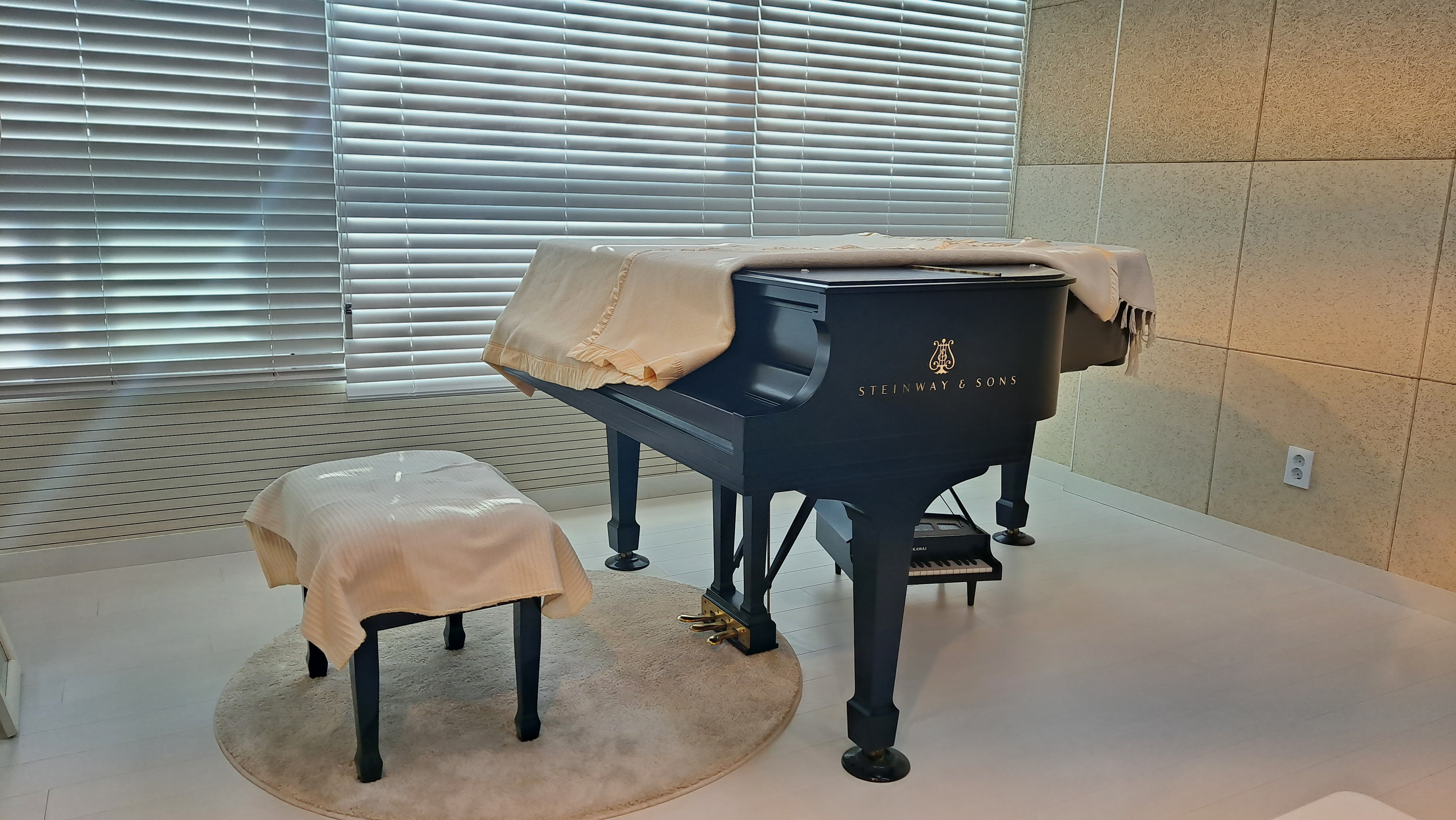 1번째 스튜디오 사진