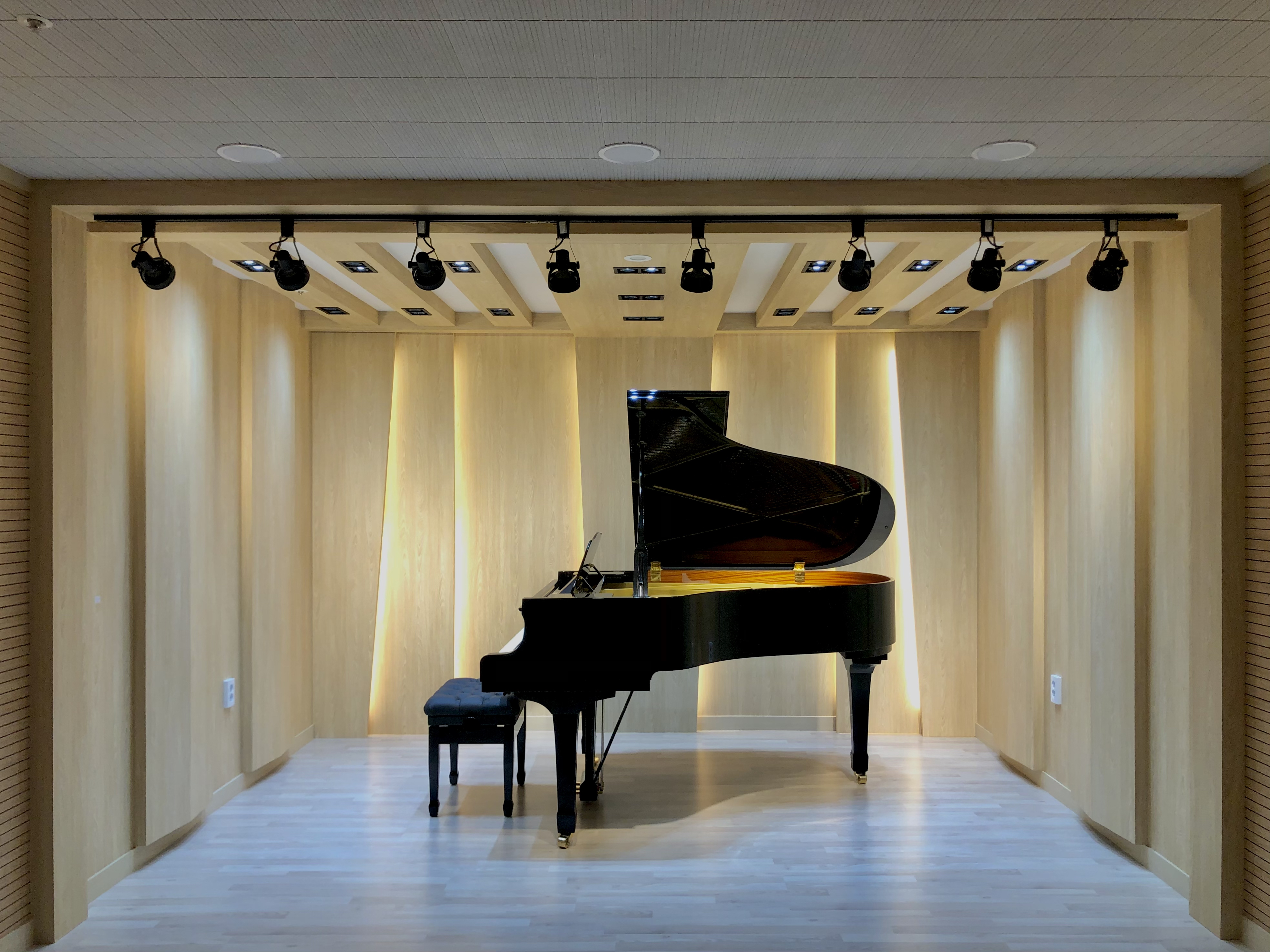 3번째 스튜디오 사진