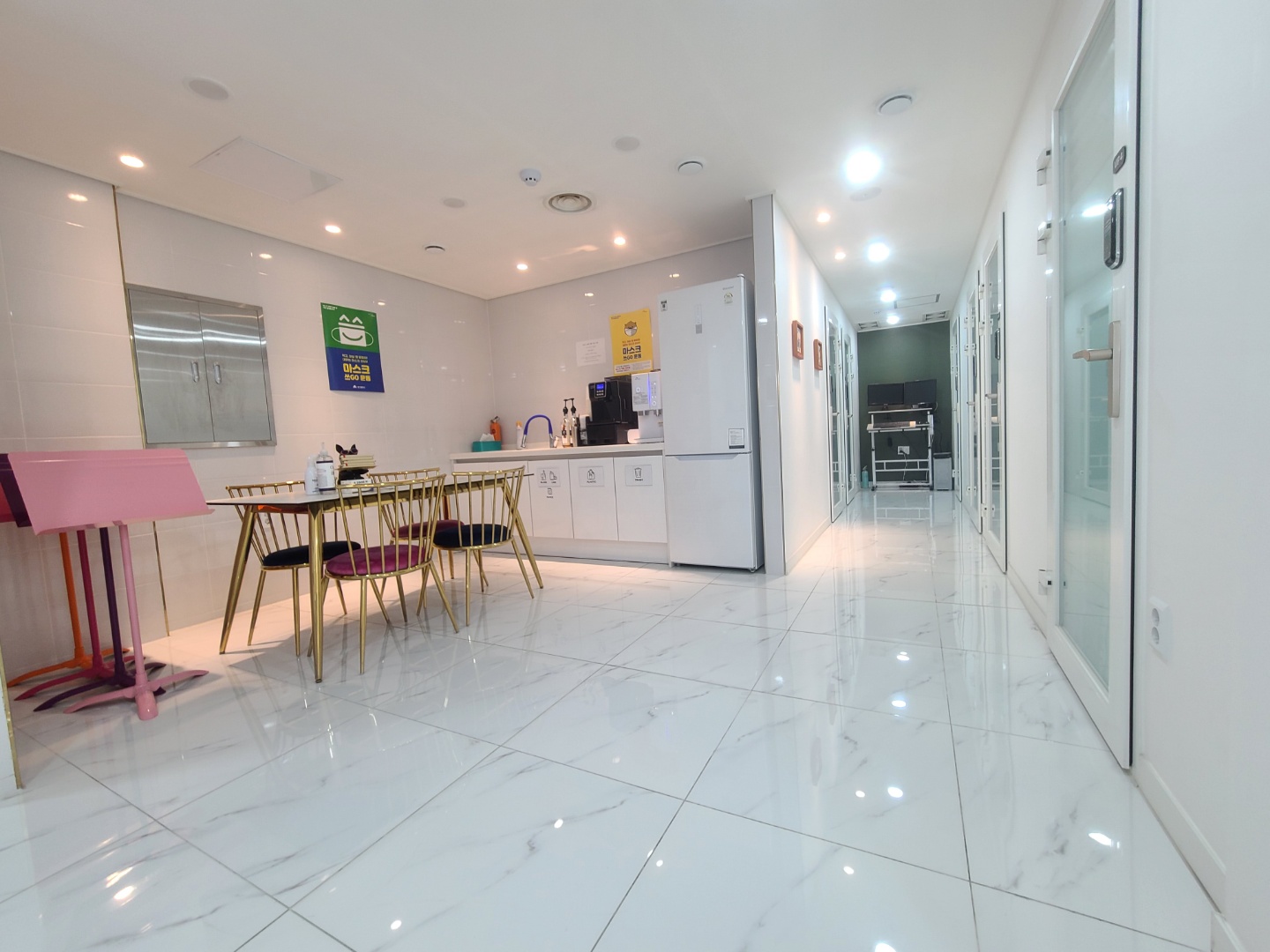 1번째 스튜디오 사진