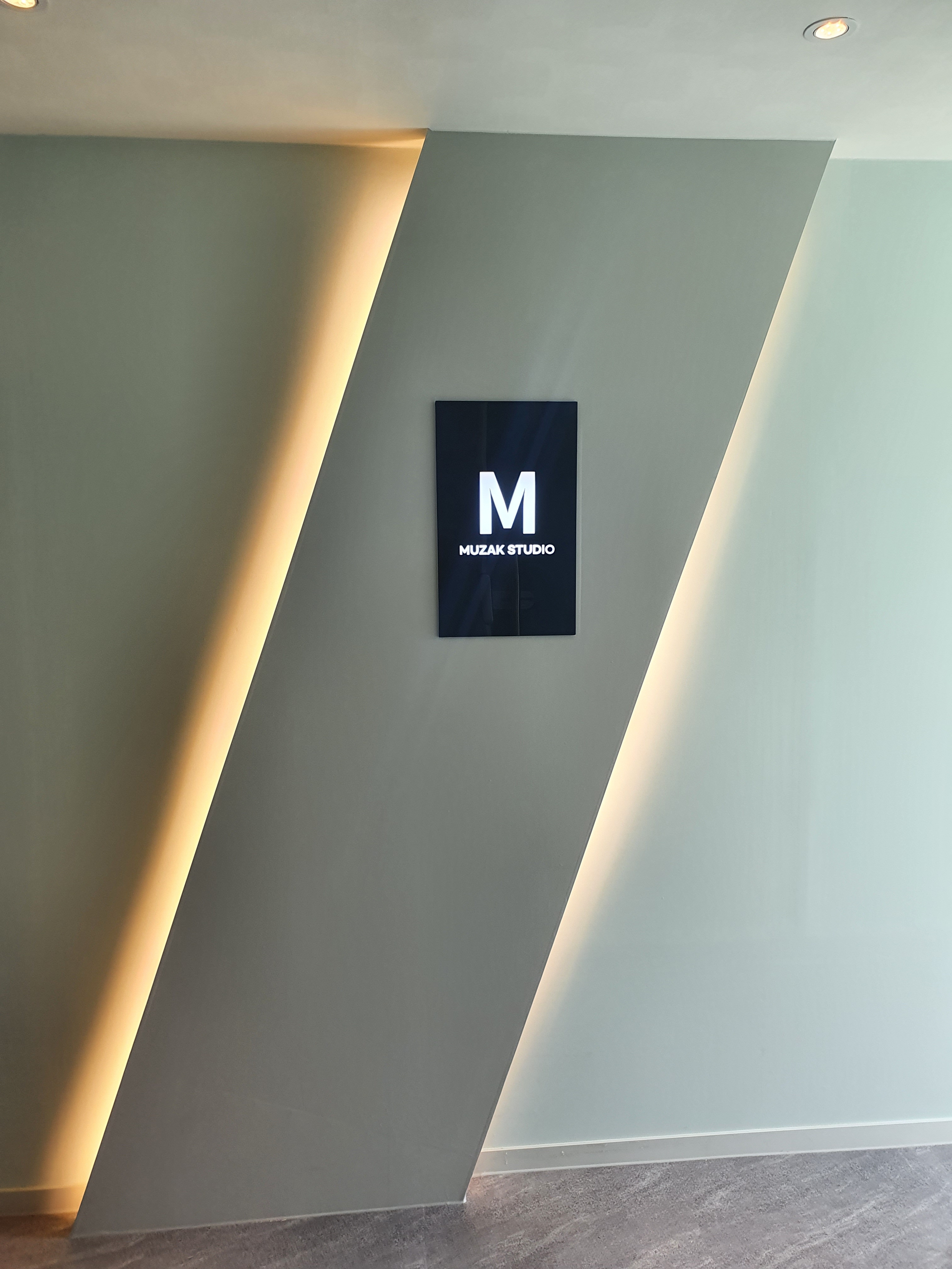 1번째 스튜디오 사진